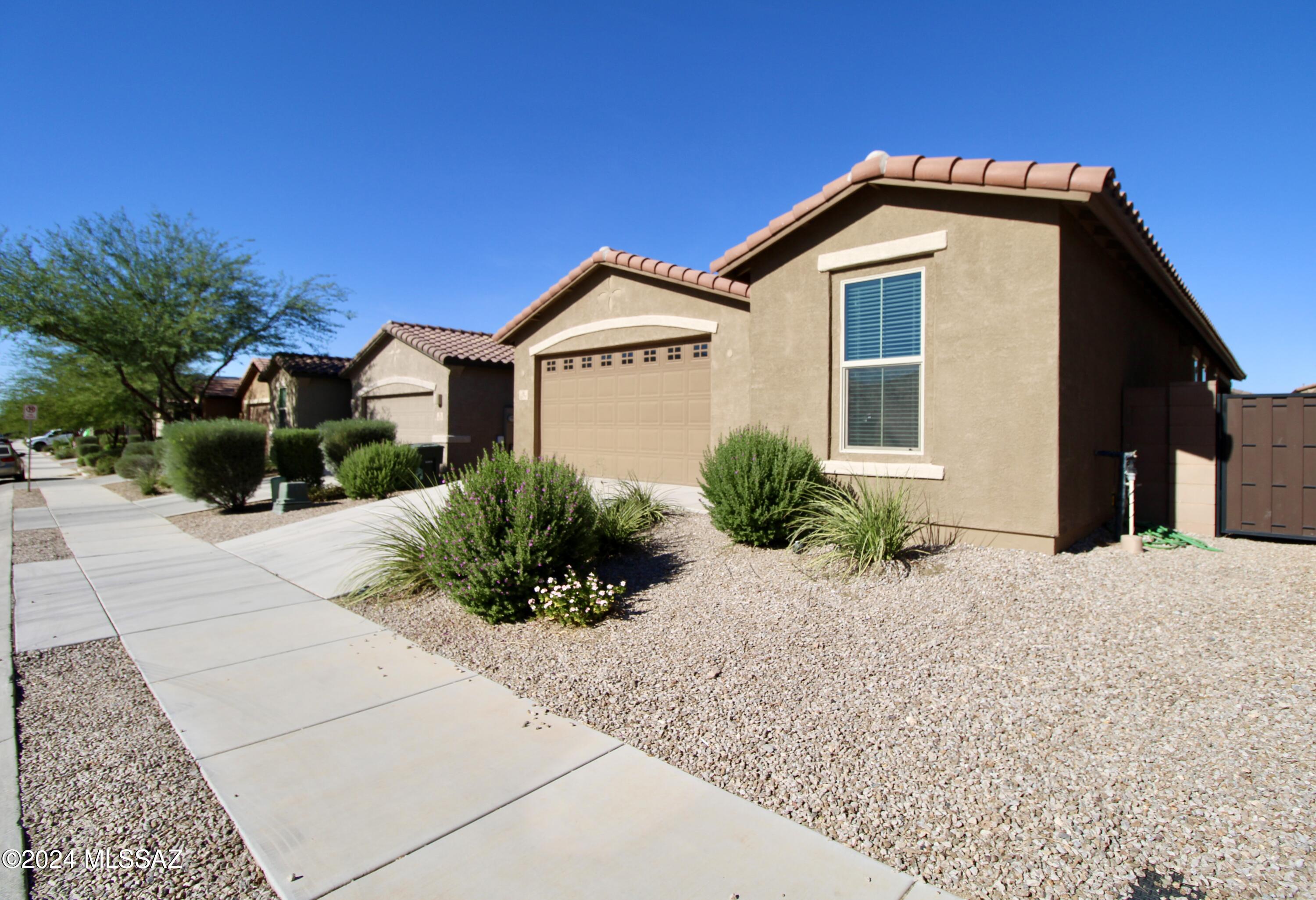 La Estancia De Tucson (1-330) - Residential Lease