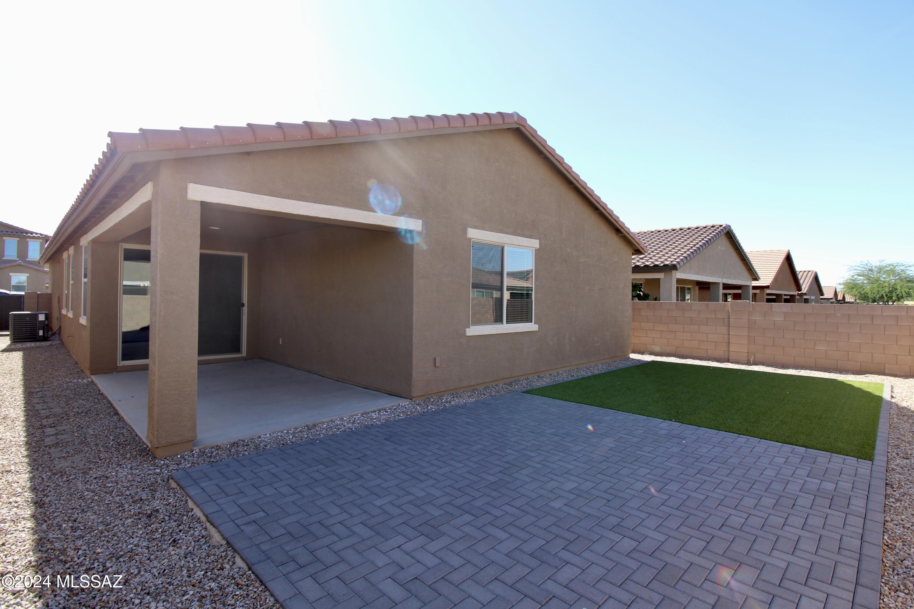La Estancia De Tucson (1-330) - Residential Lease