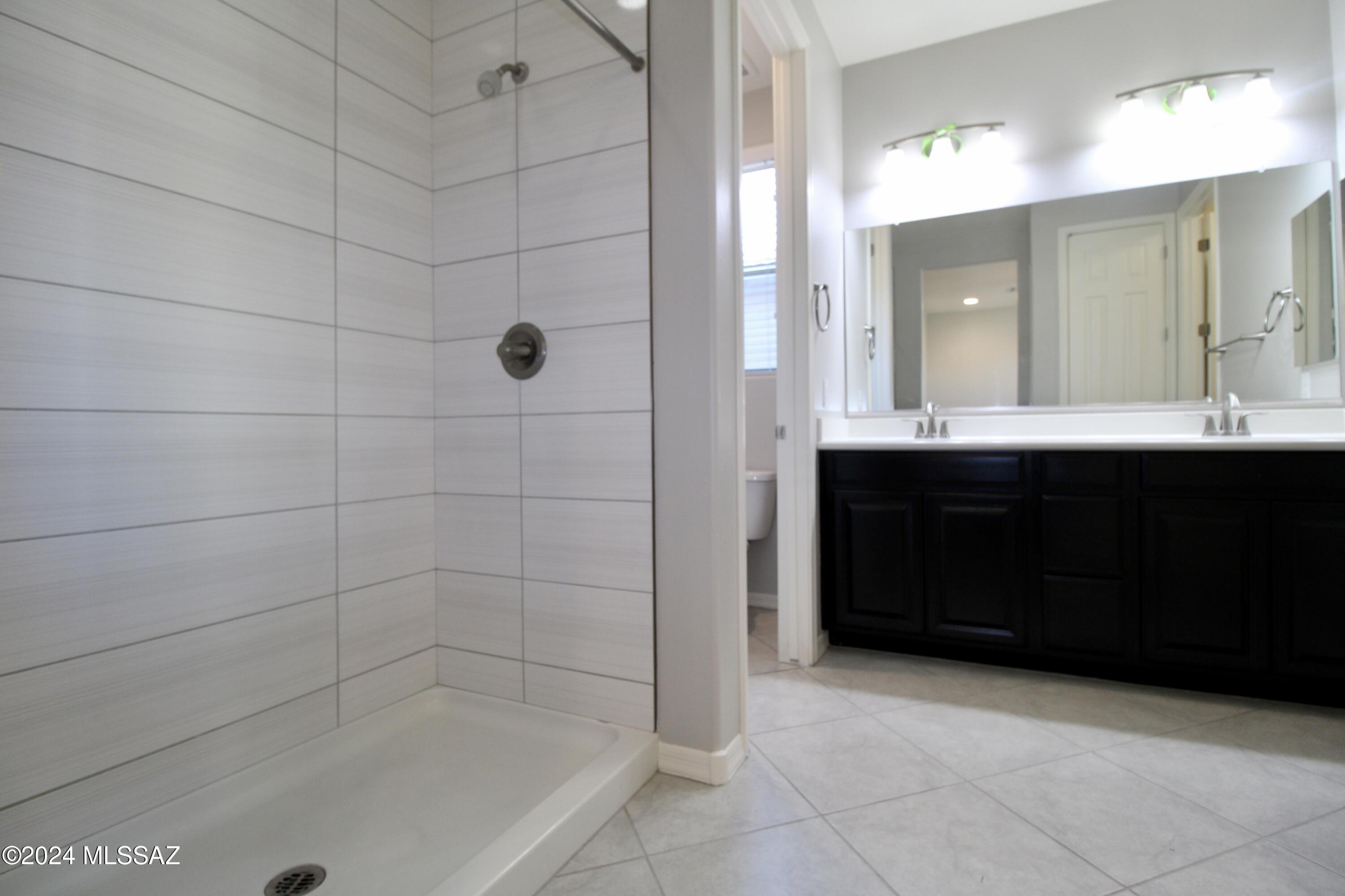 La Estancia De Tucson (1-330) - Residential Lease