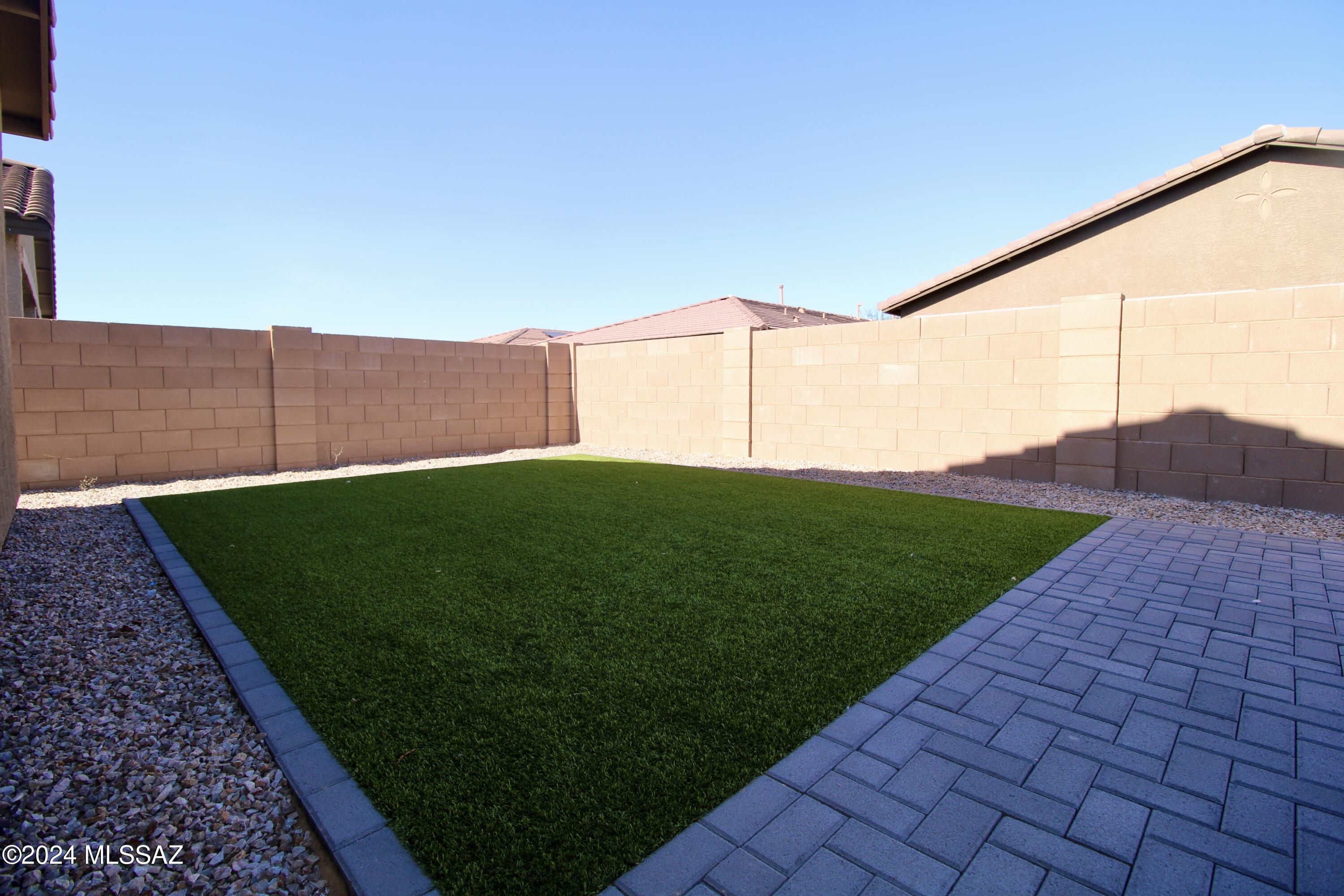 La Estancia De Tucson (1-330) - Residential Lease