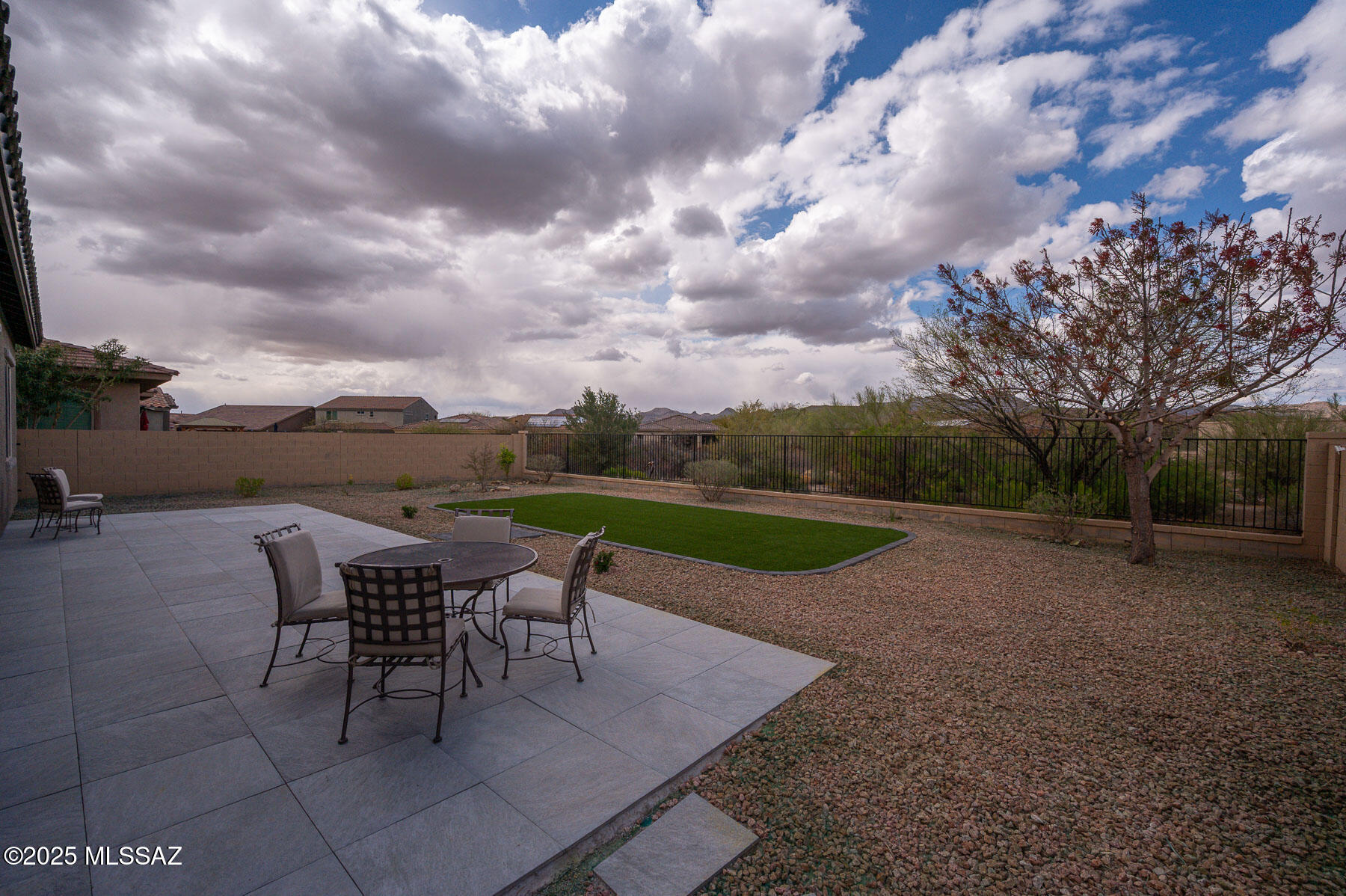 972 W Golden Barrel Court