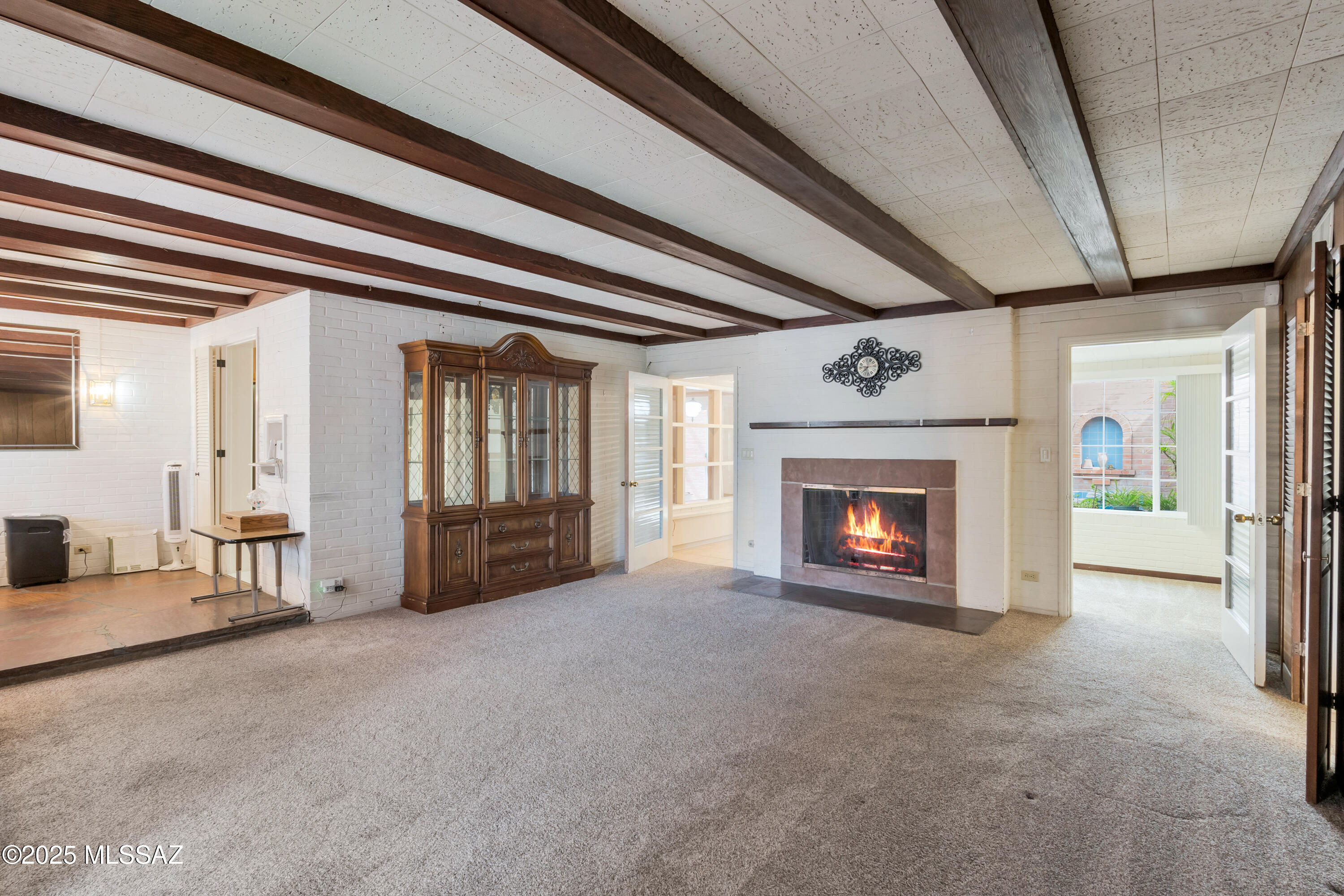 1047 E Hedrick Drive