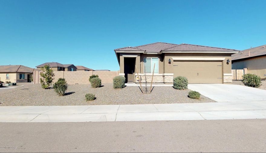 Meticulously maintained property. Walk into this gorgeous 3 bedroom 2 bathroom home plus den, open  concept with energy efficient kitchen appliances (gas range, microwave, dishwasher and refrigerator) gorgeous granite countertops and custom wood cabinets. Huge patio perfect for family gatherings. Convenient freeway access.