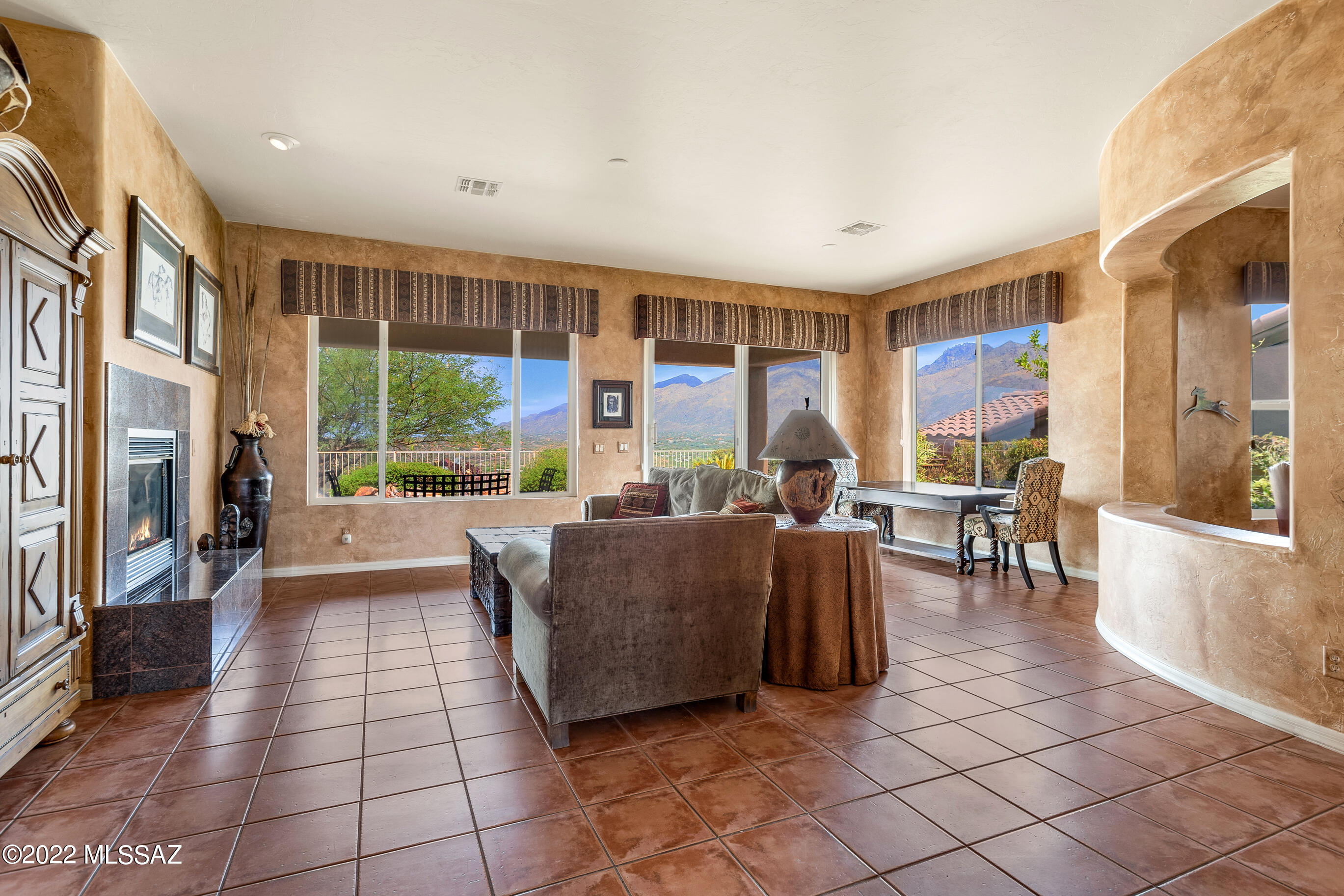 Sabino Mountain (1-290) - Residential
