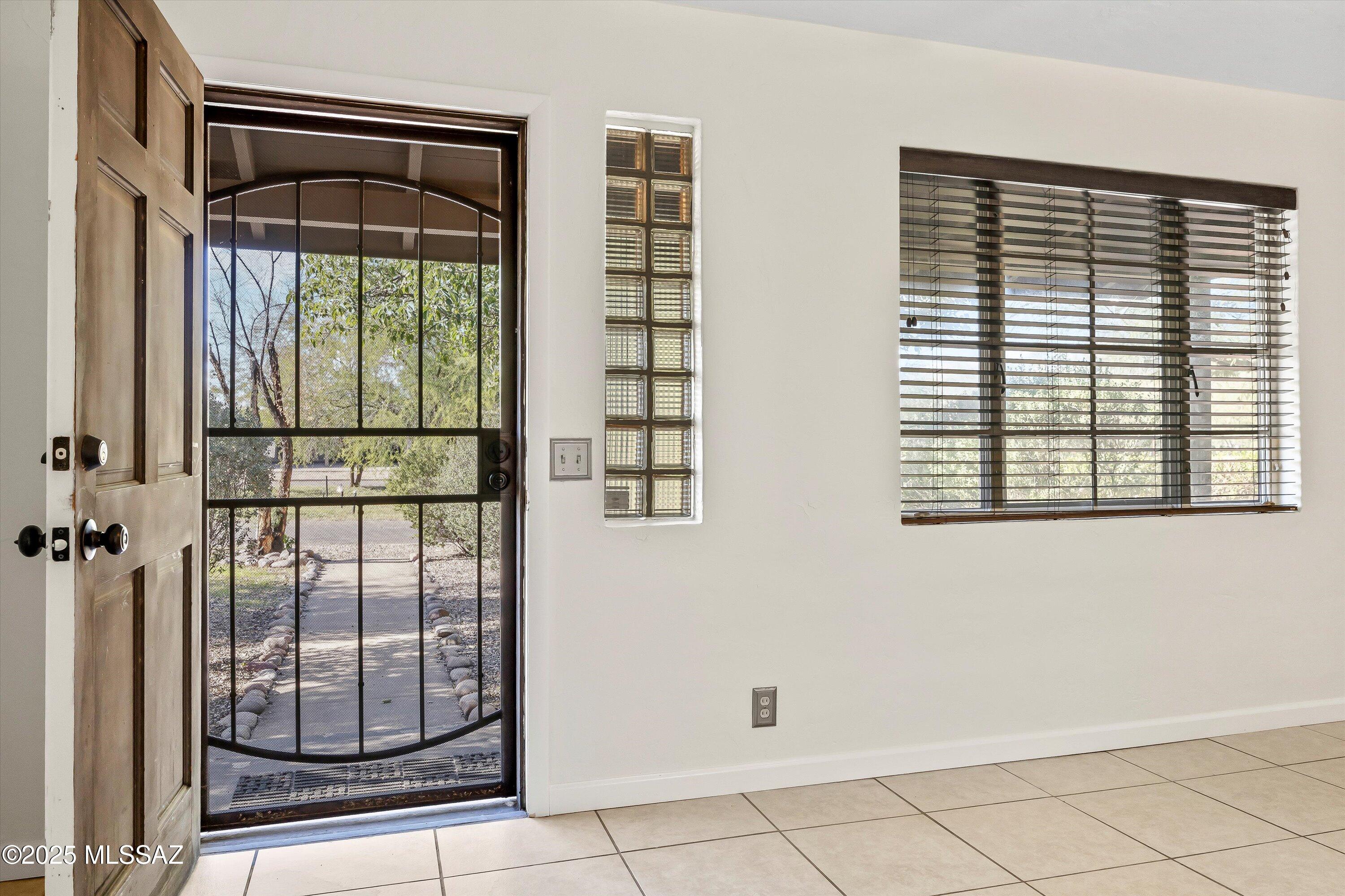 422 N Desert Stravenue