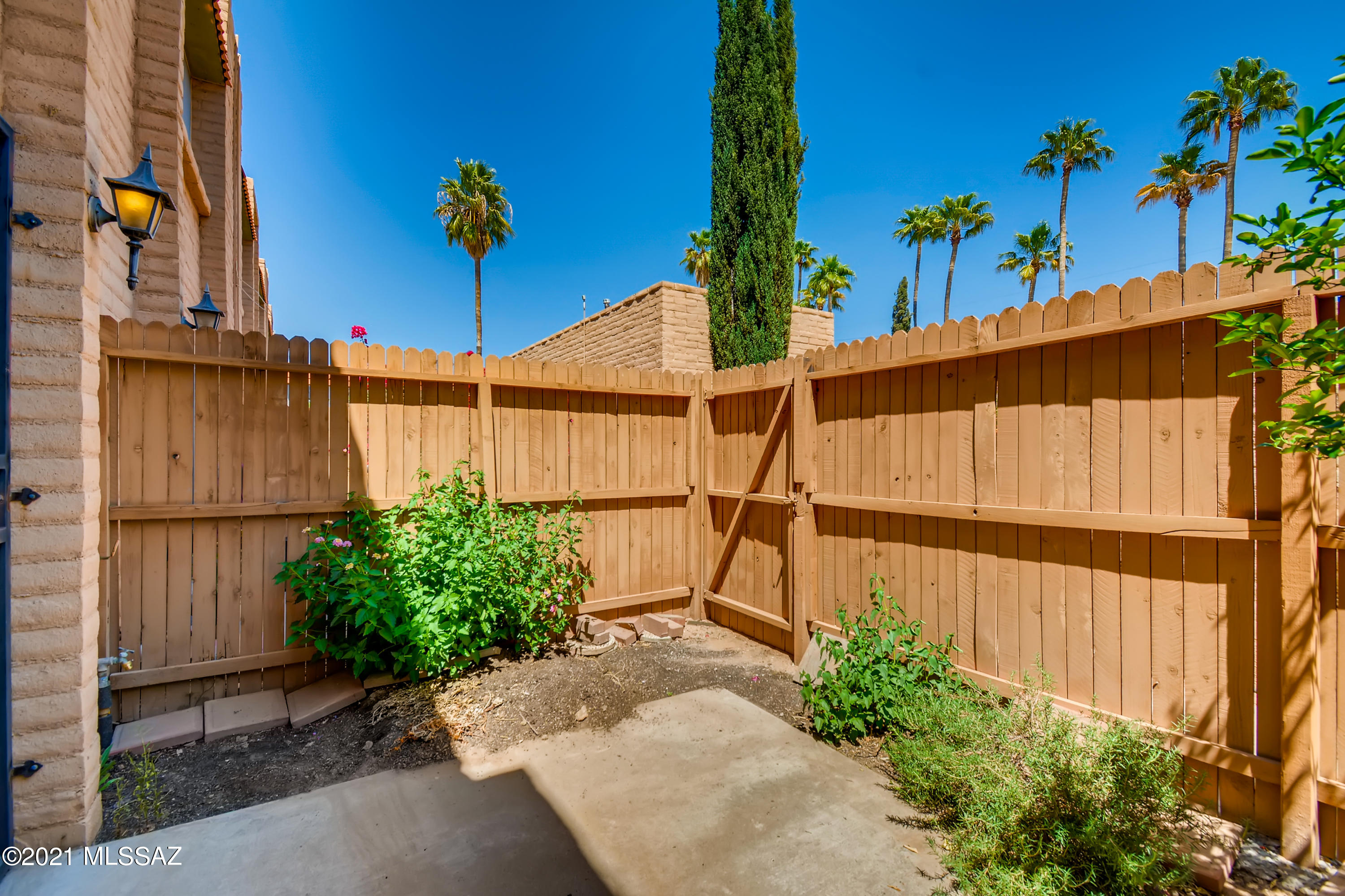 Tucson North Townhome Apts. - Residential