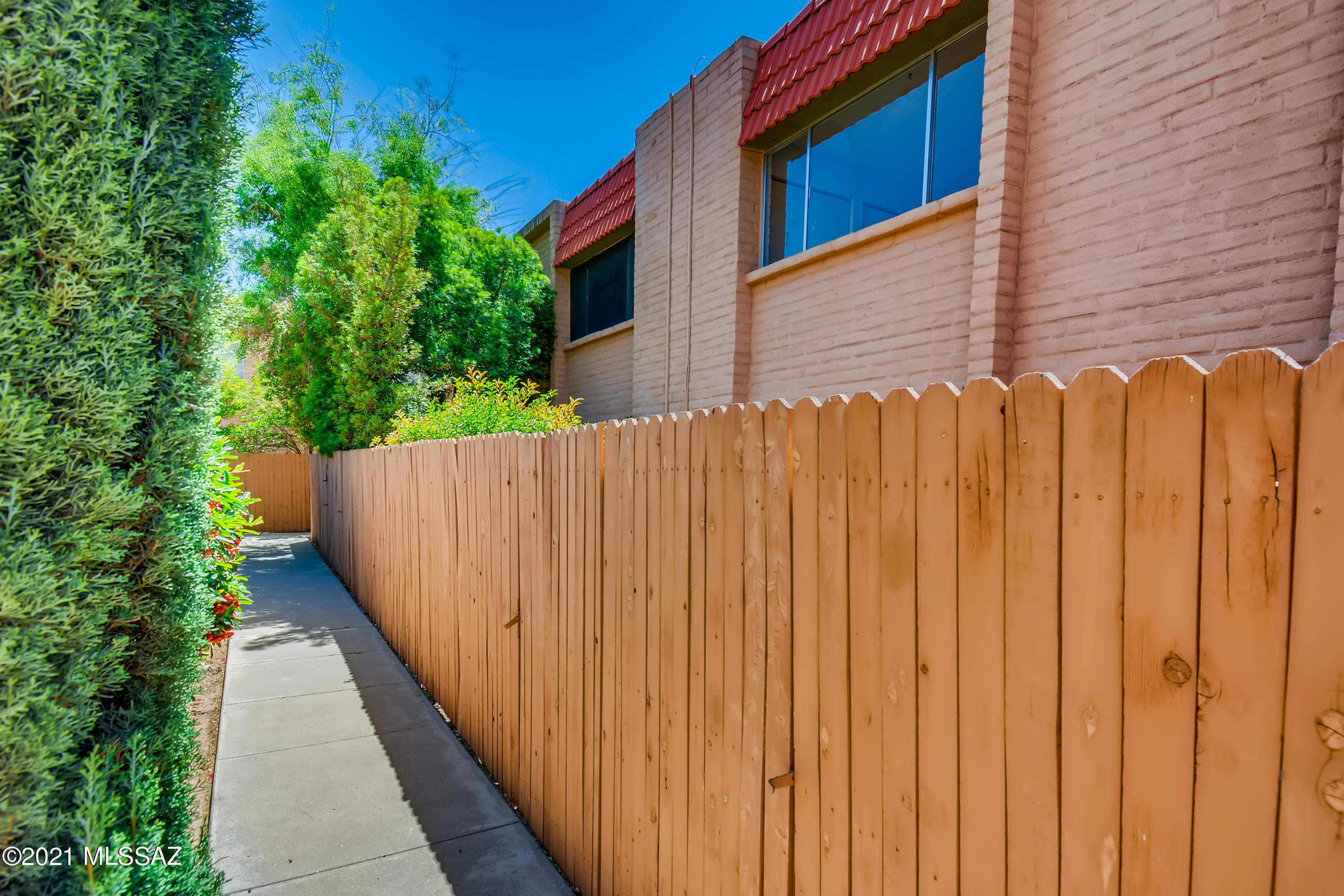 Tucson North Townhome Apts. - Residential