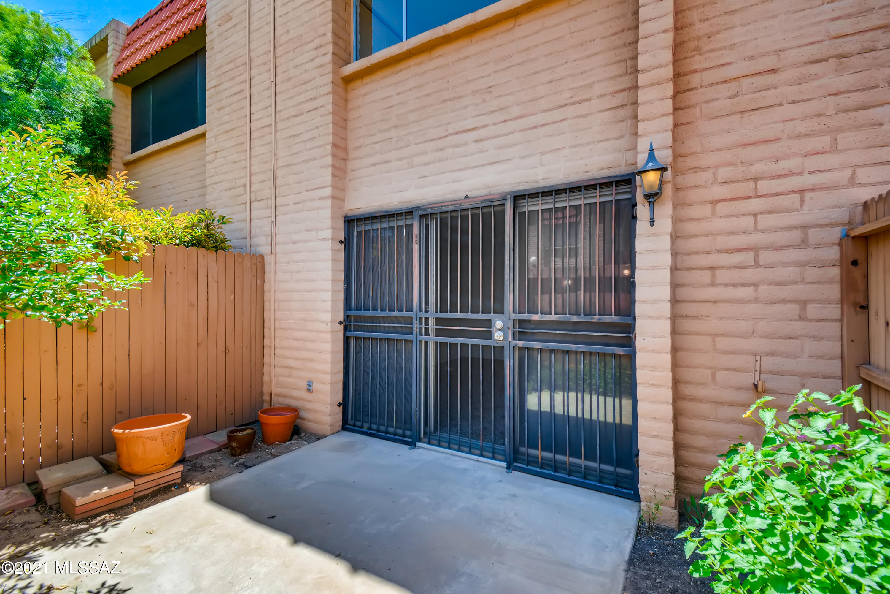 Tucson North Townhome Apts. - Residential