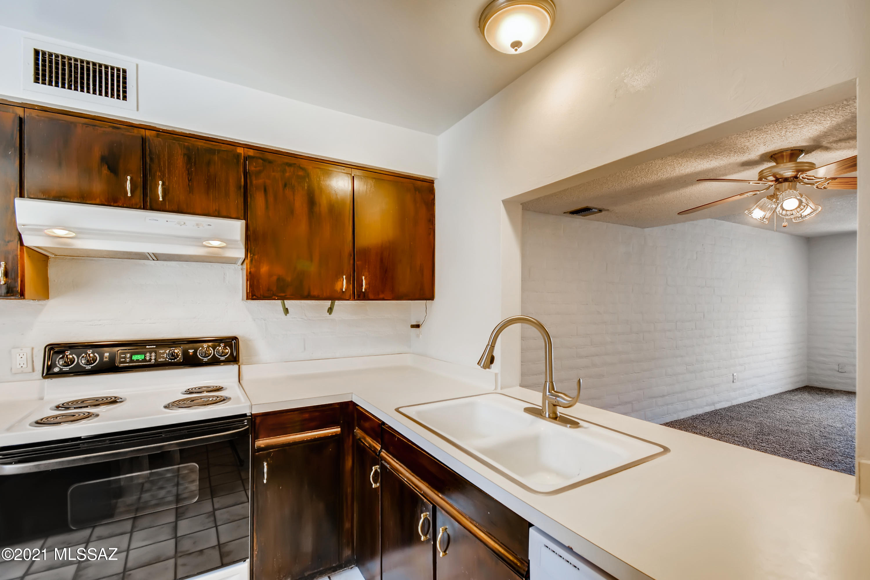 Tucson North Townhome Apts. - Residential