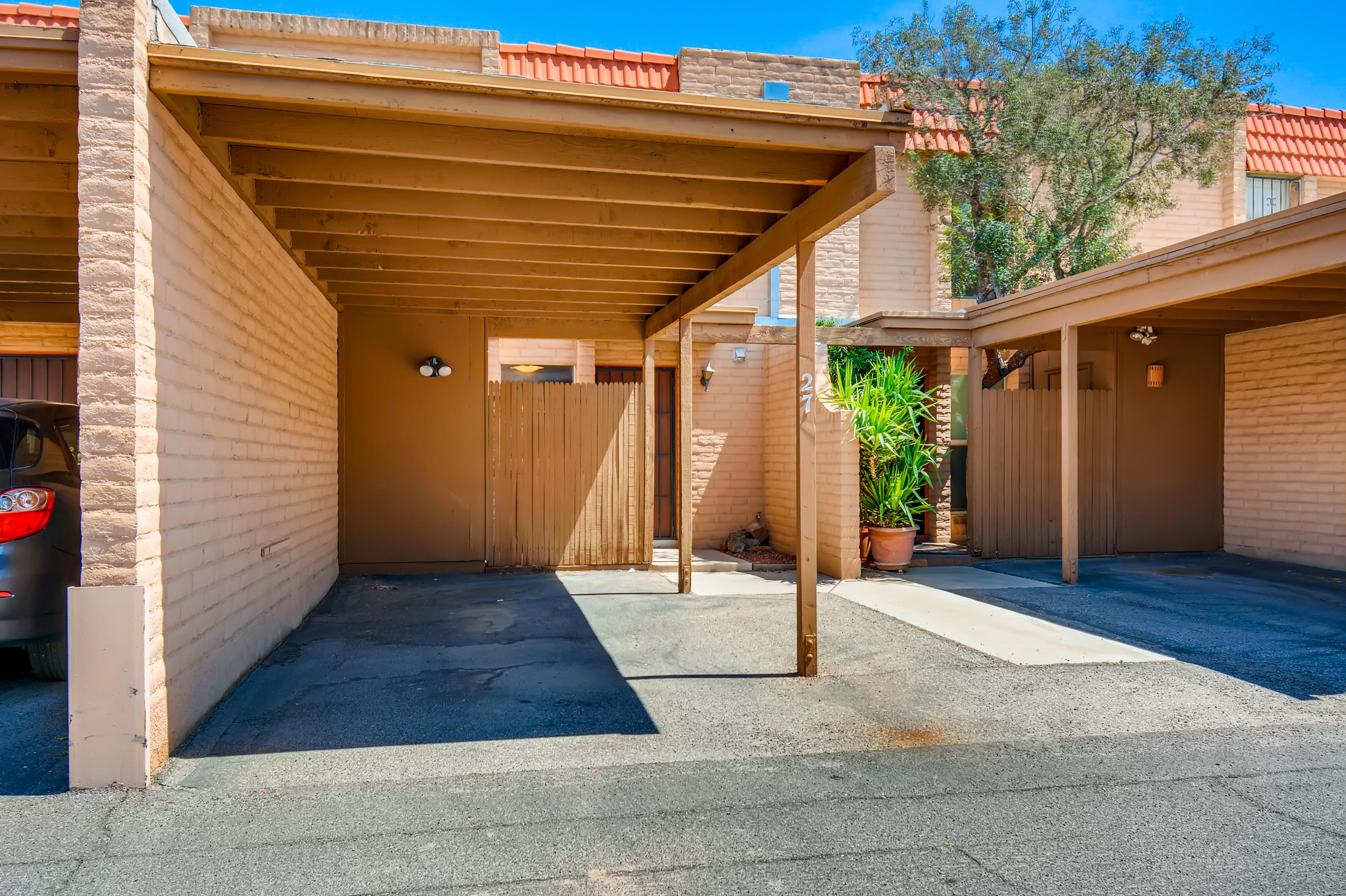 Tucson North Townhome Apts. - Residential