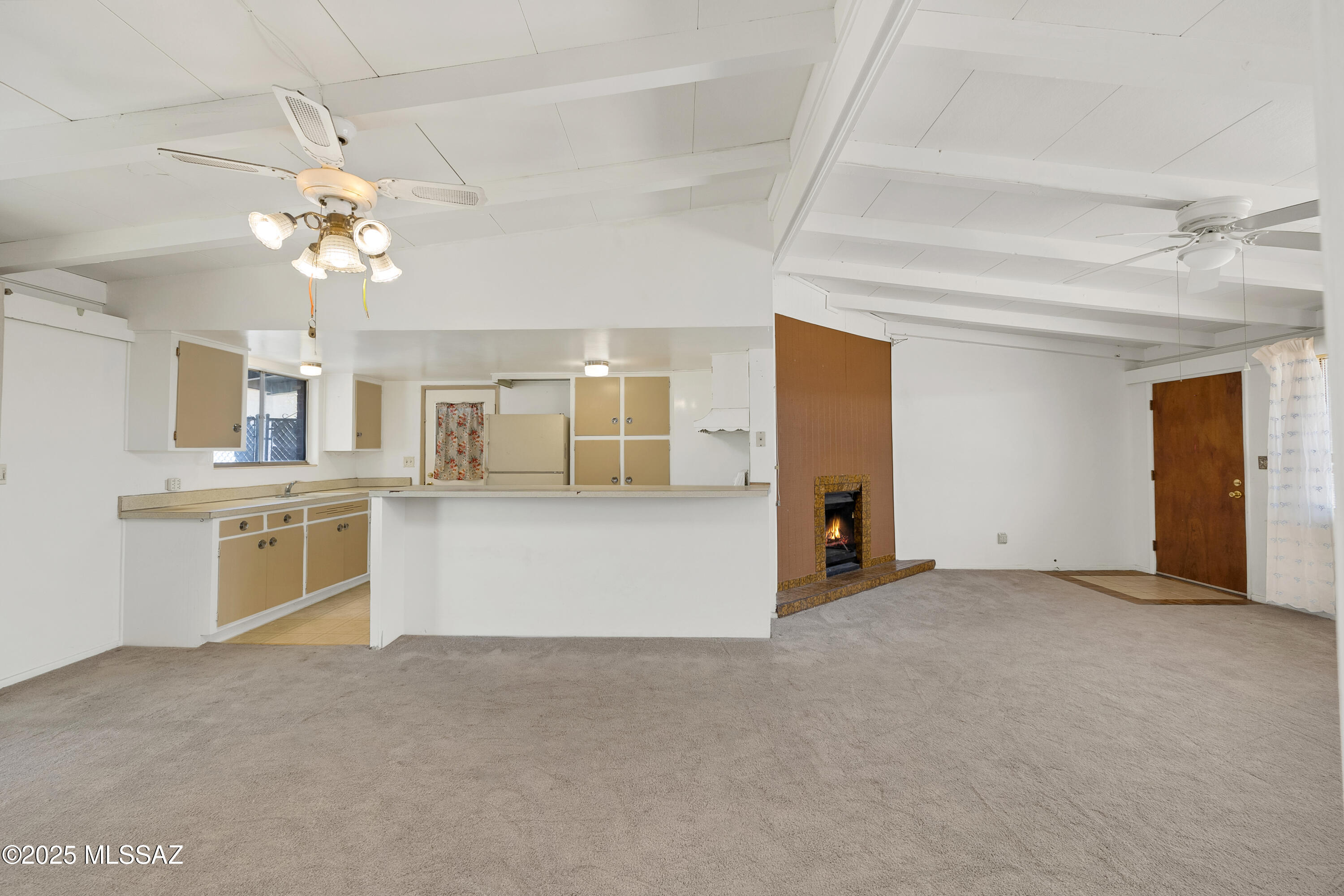2121 N Country Club Road 6