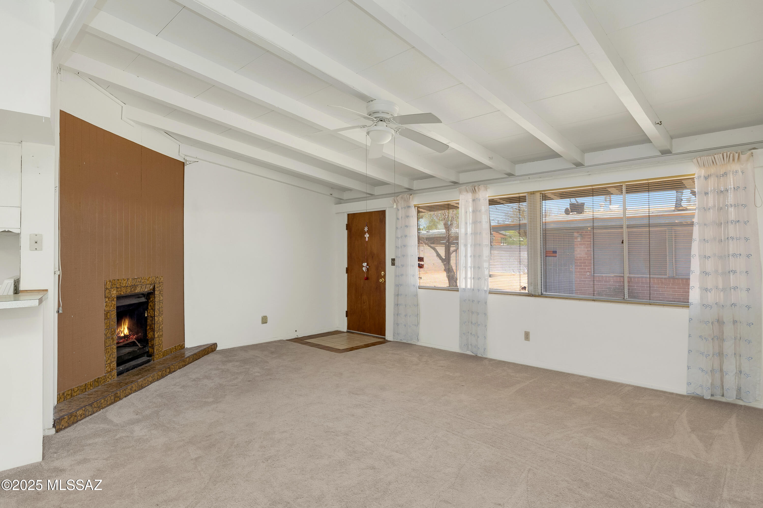 2121 N Country Club Road 6