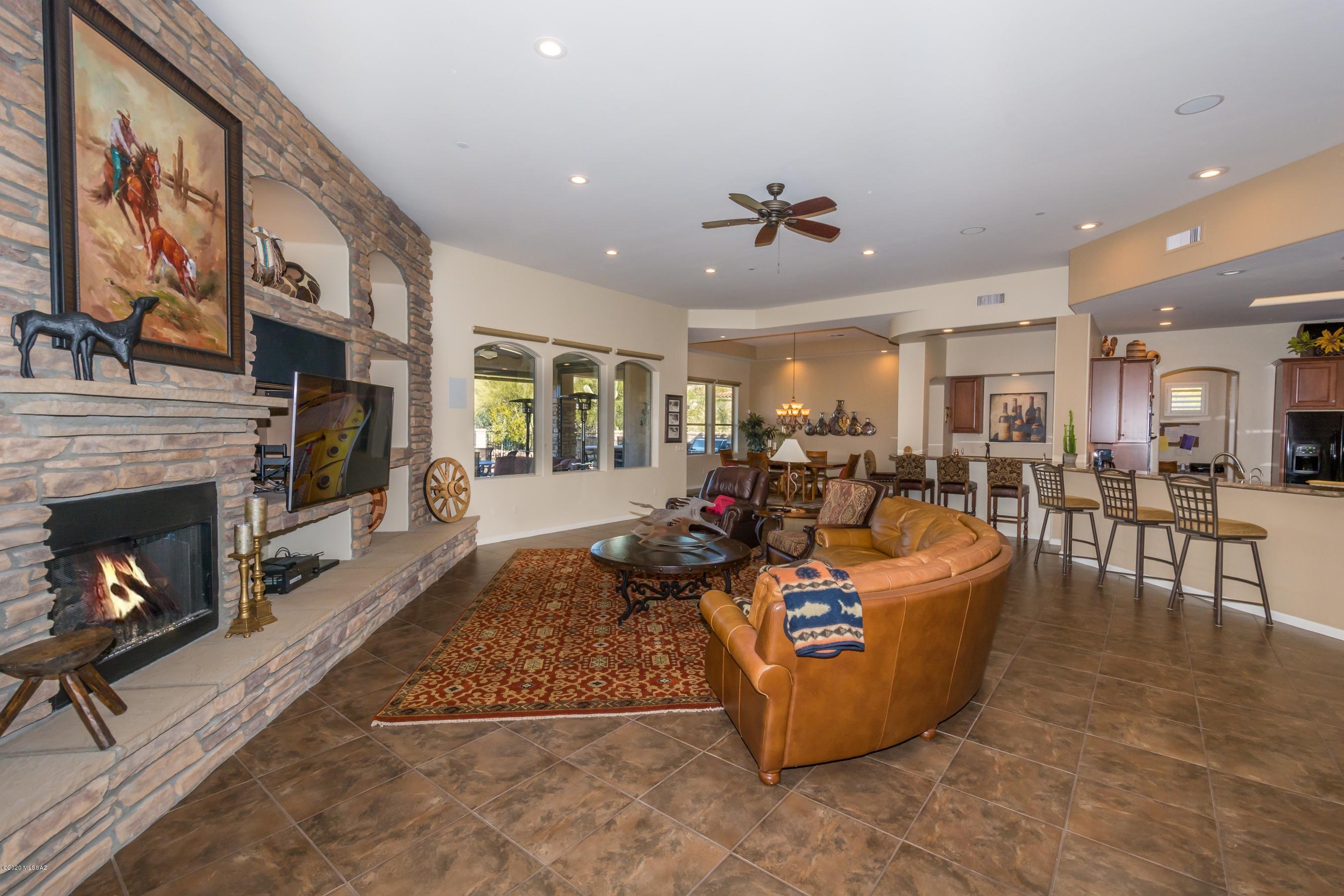 Dos Lagos at Dove Mountain (1-91) - Residential