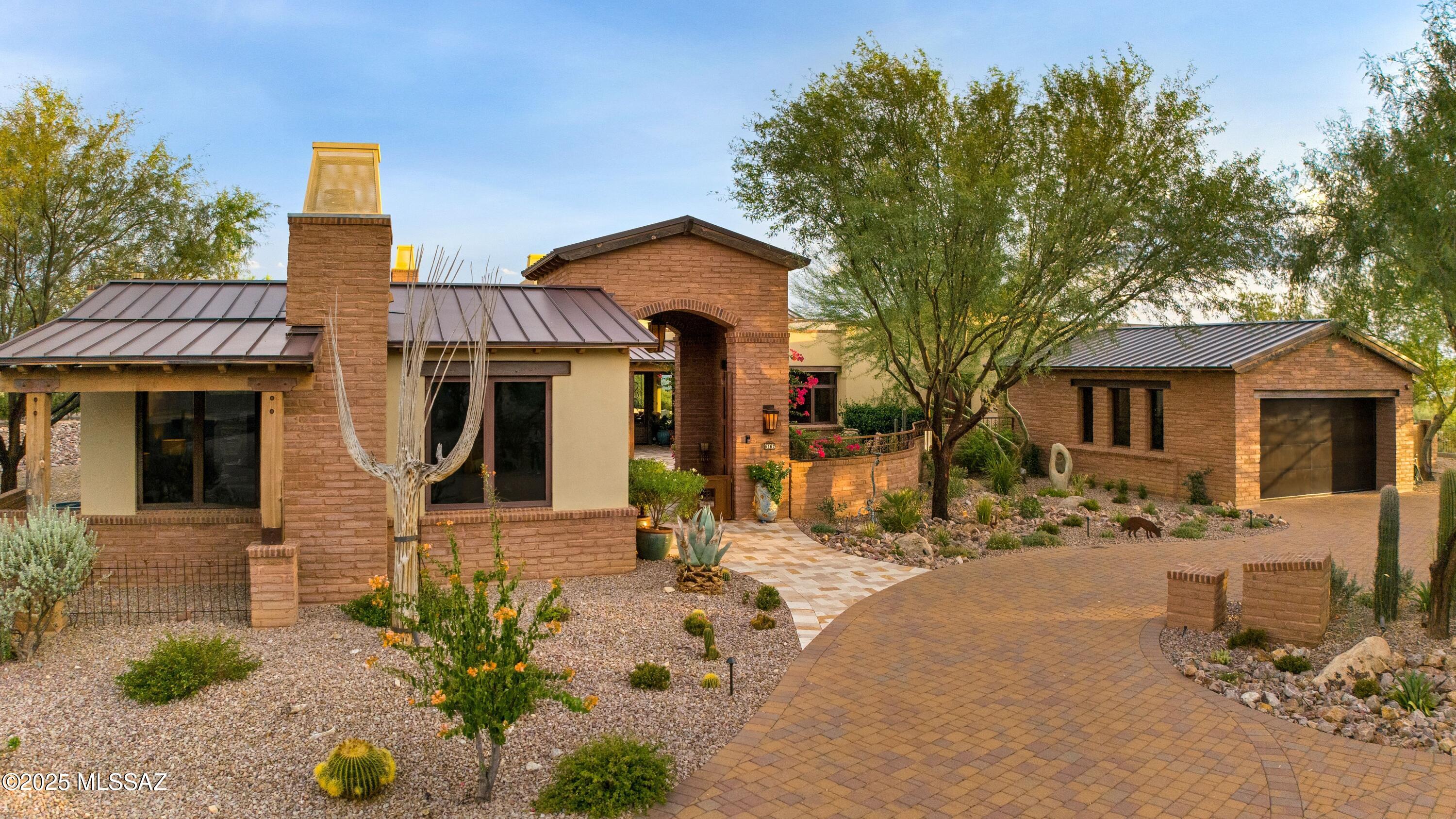 6167 W Seven Saguaros Circle