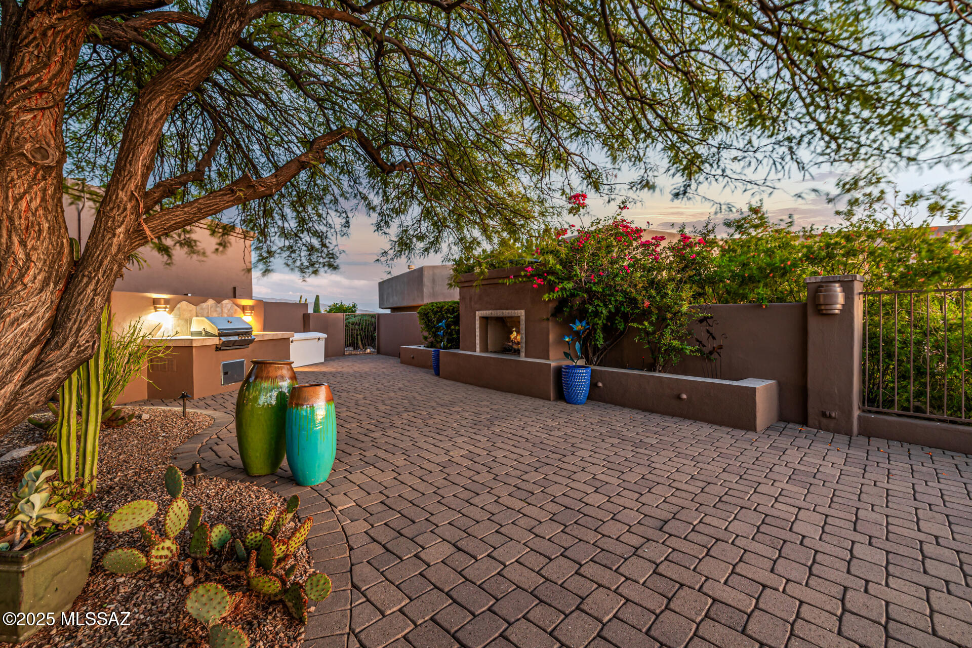 Sabino Mountain (1-290) - Residential