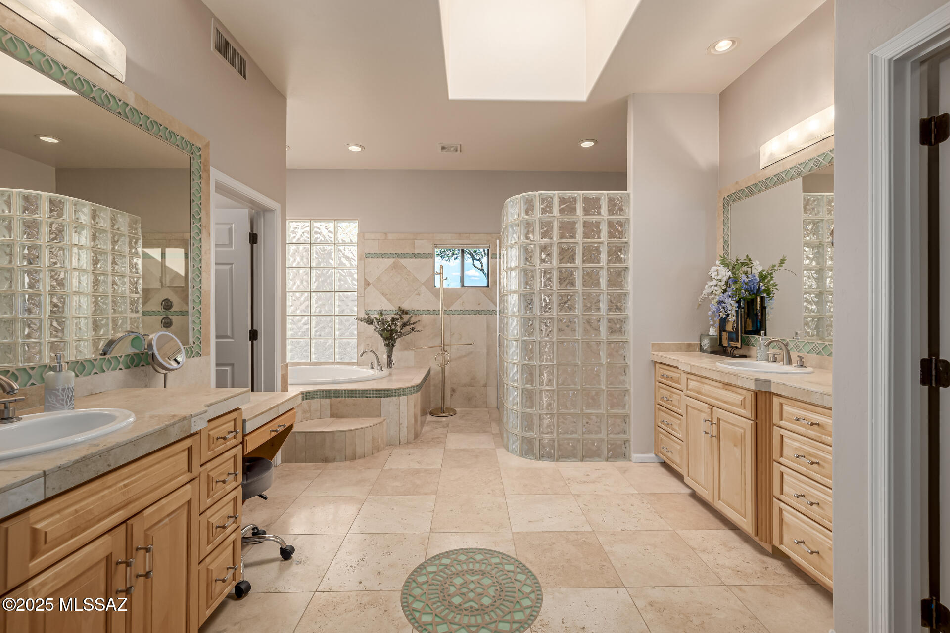 Sabino Mountain (1-290) - Residential