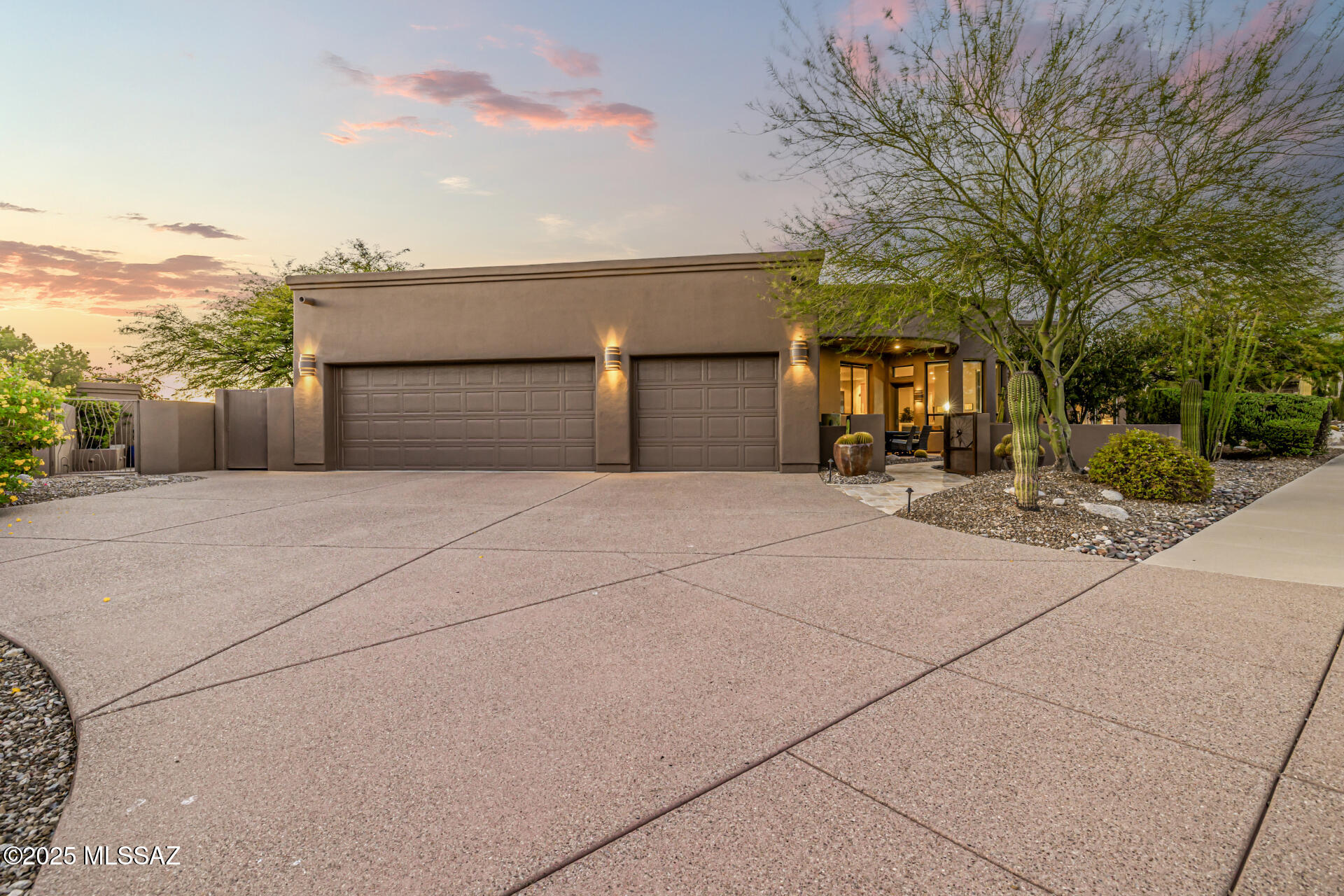 Sabino Mountain (1-290) - Residential