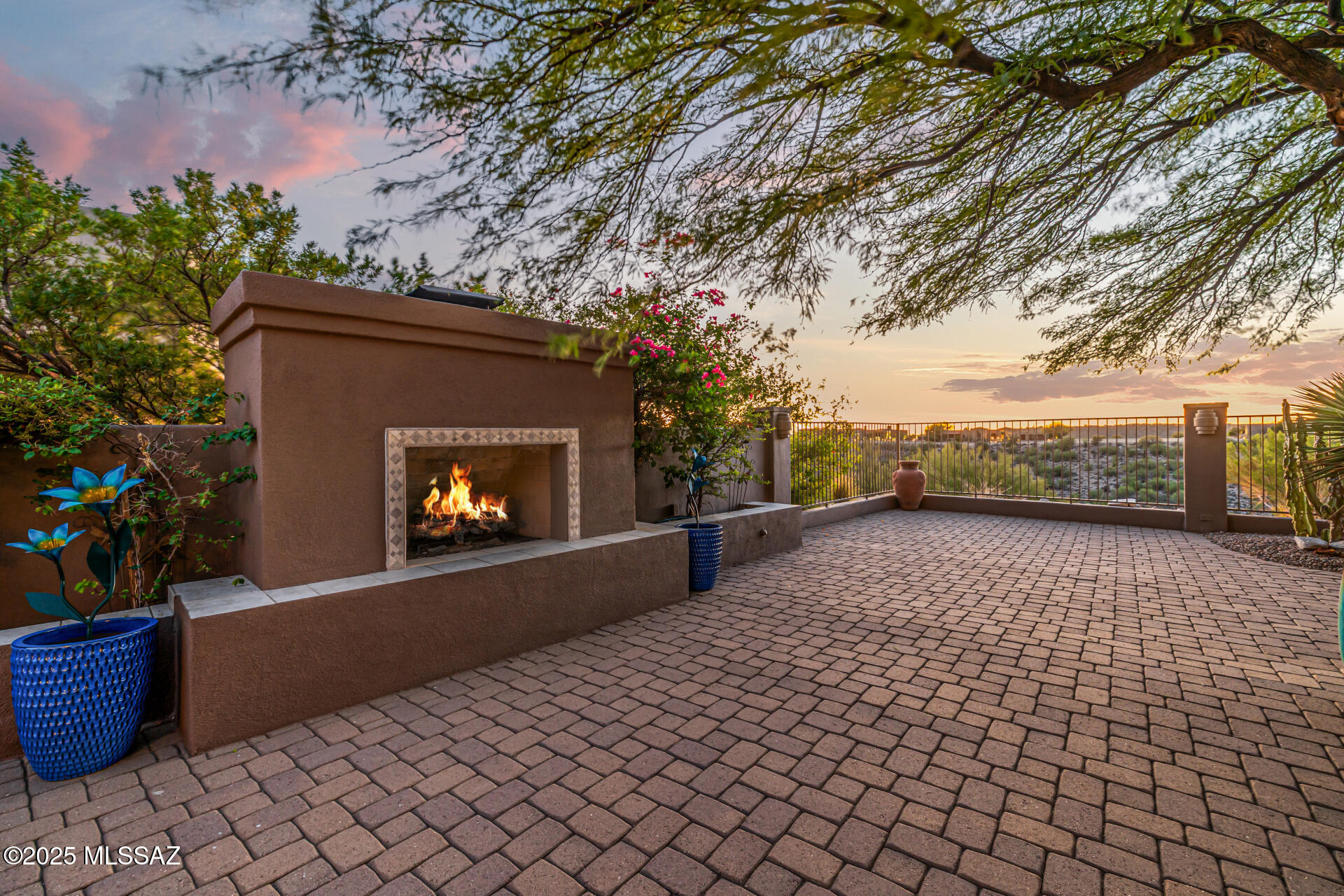 Sabino Mountain (1-290) - Residential