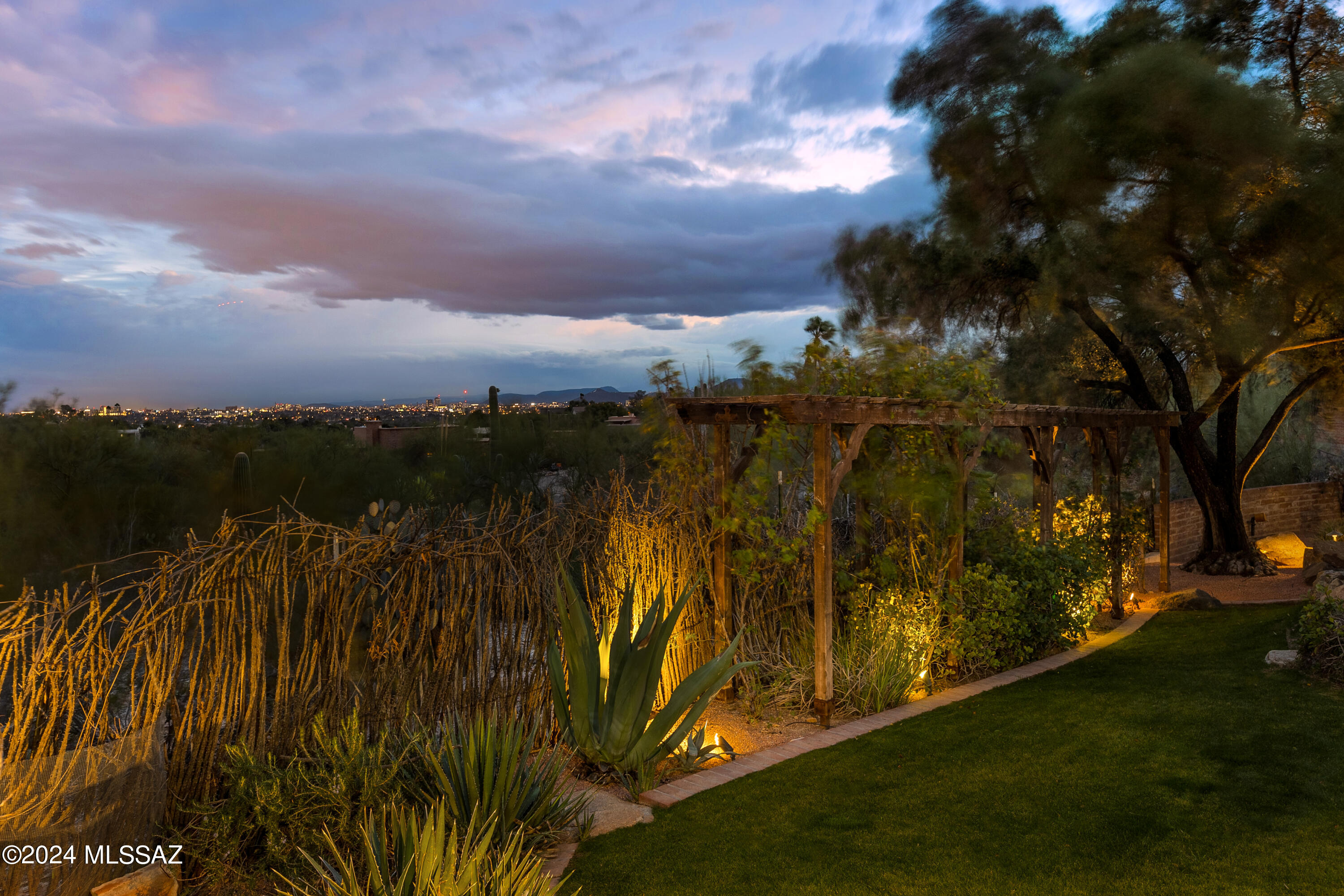 Catalina Foothills Estates NO. 7 (44-120) - Residential