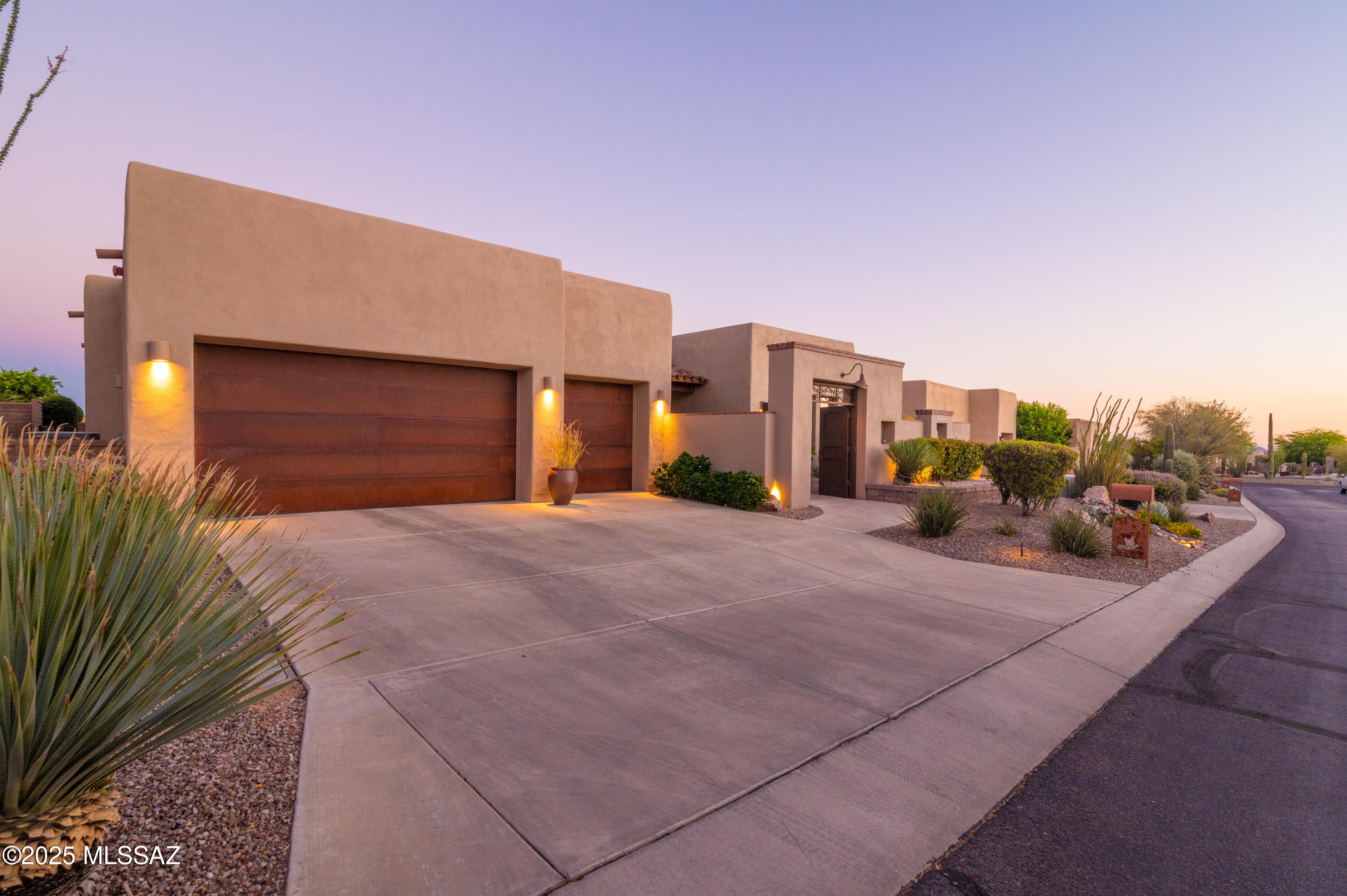 12446 N Fallen Shadows Drive