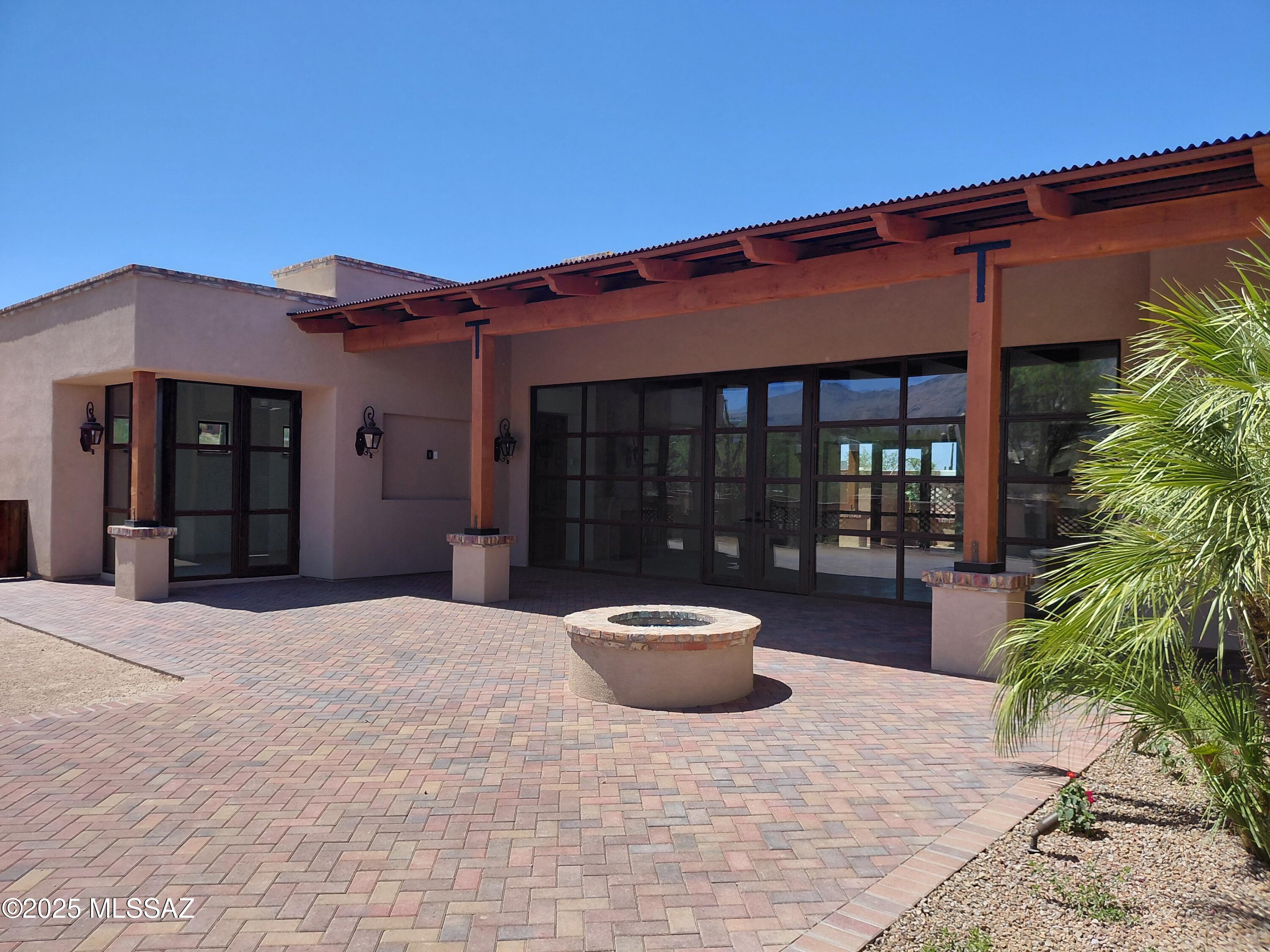 6060 N Piedra Seca