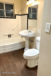 Tucson, Arizona 85705, United States, 3 Bedrooms Bedrooms, ,2 BathroomsBathrooms,Residential,Pending,18350