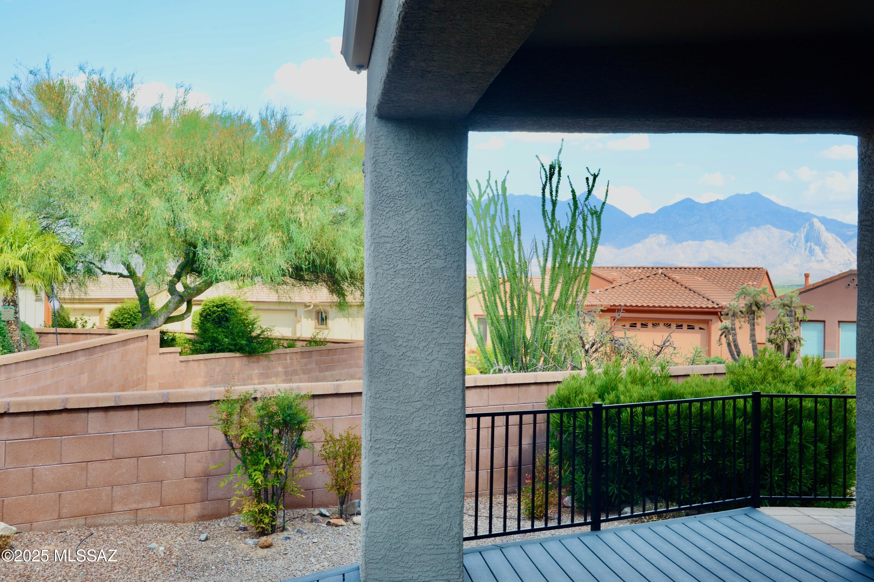 1758 W Placita Canoa Azul