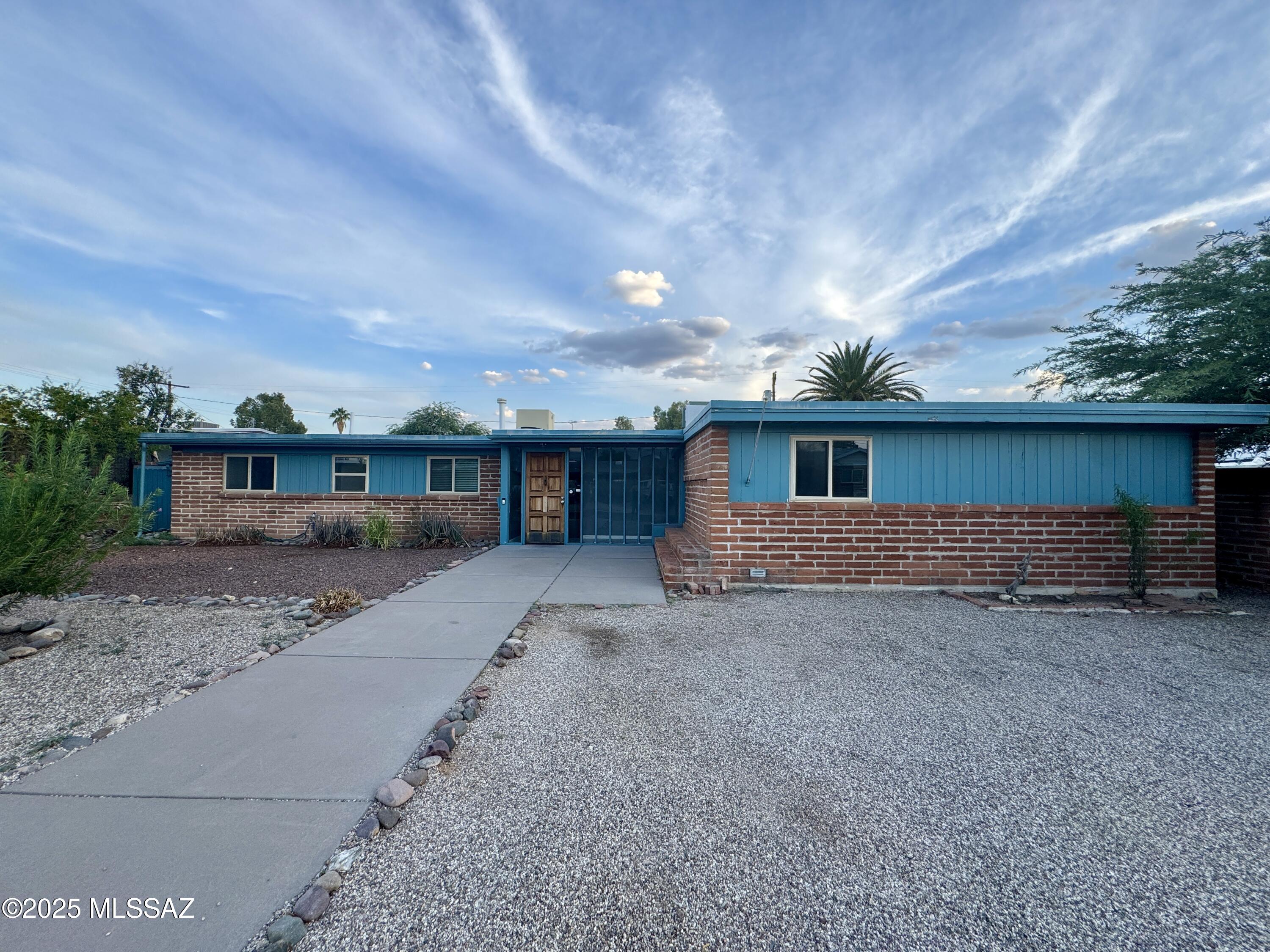 5450 E 6th Street
