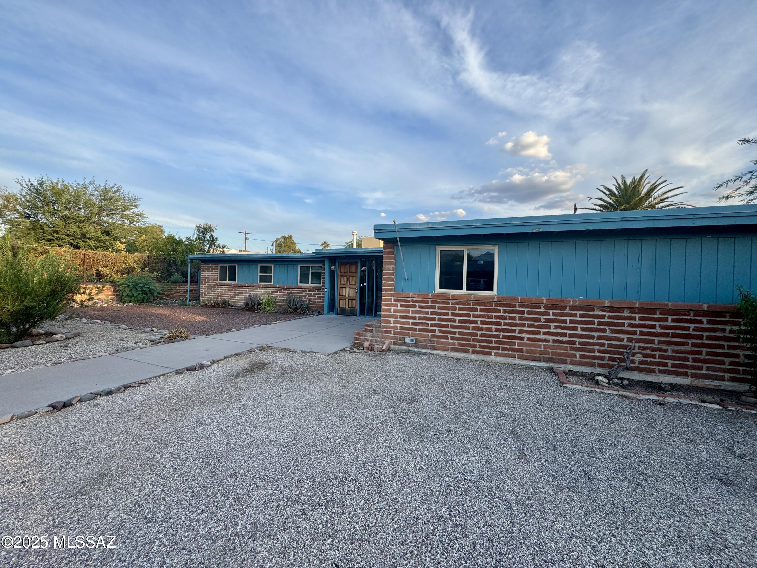 5450 E 6th Street