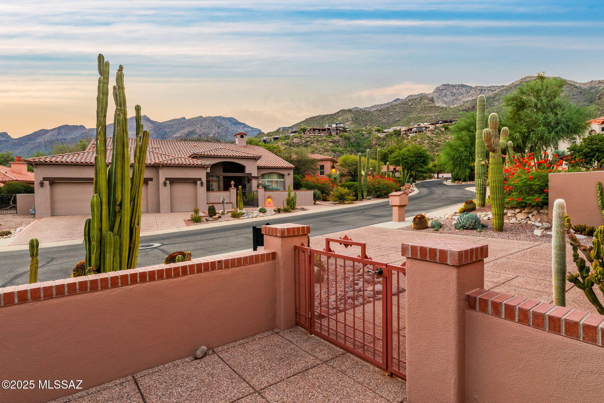 6488 N Desert Breeze Court
