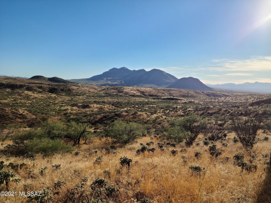 Beautiful large parcel. Incredible 360 degree views. Quiet, Serene area. Let your imagination run and build a property of your desire.