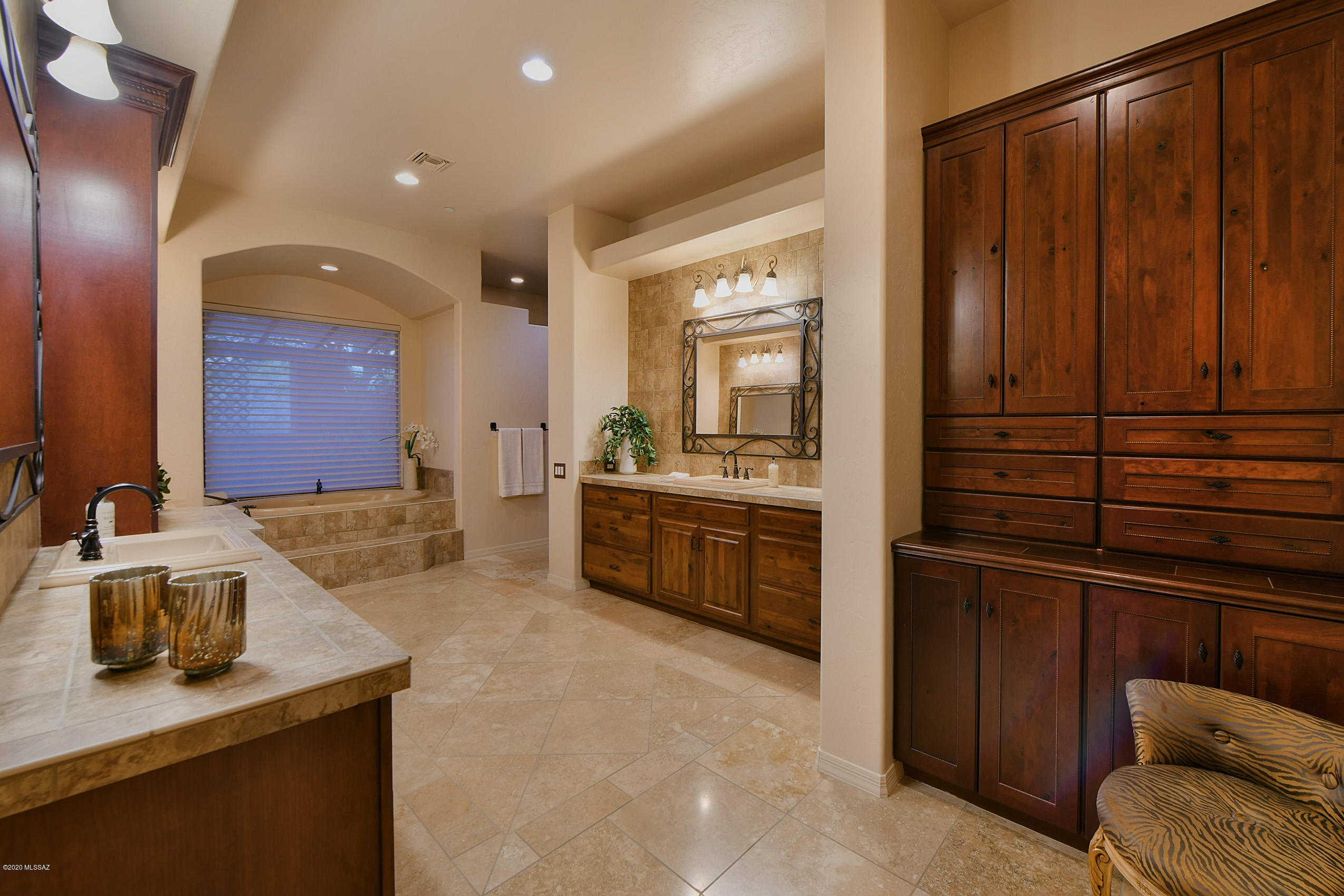 Honey Bee Ridge(The Estates At) - Residential
