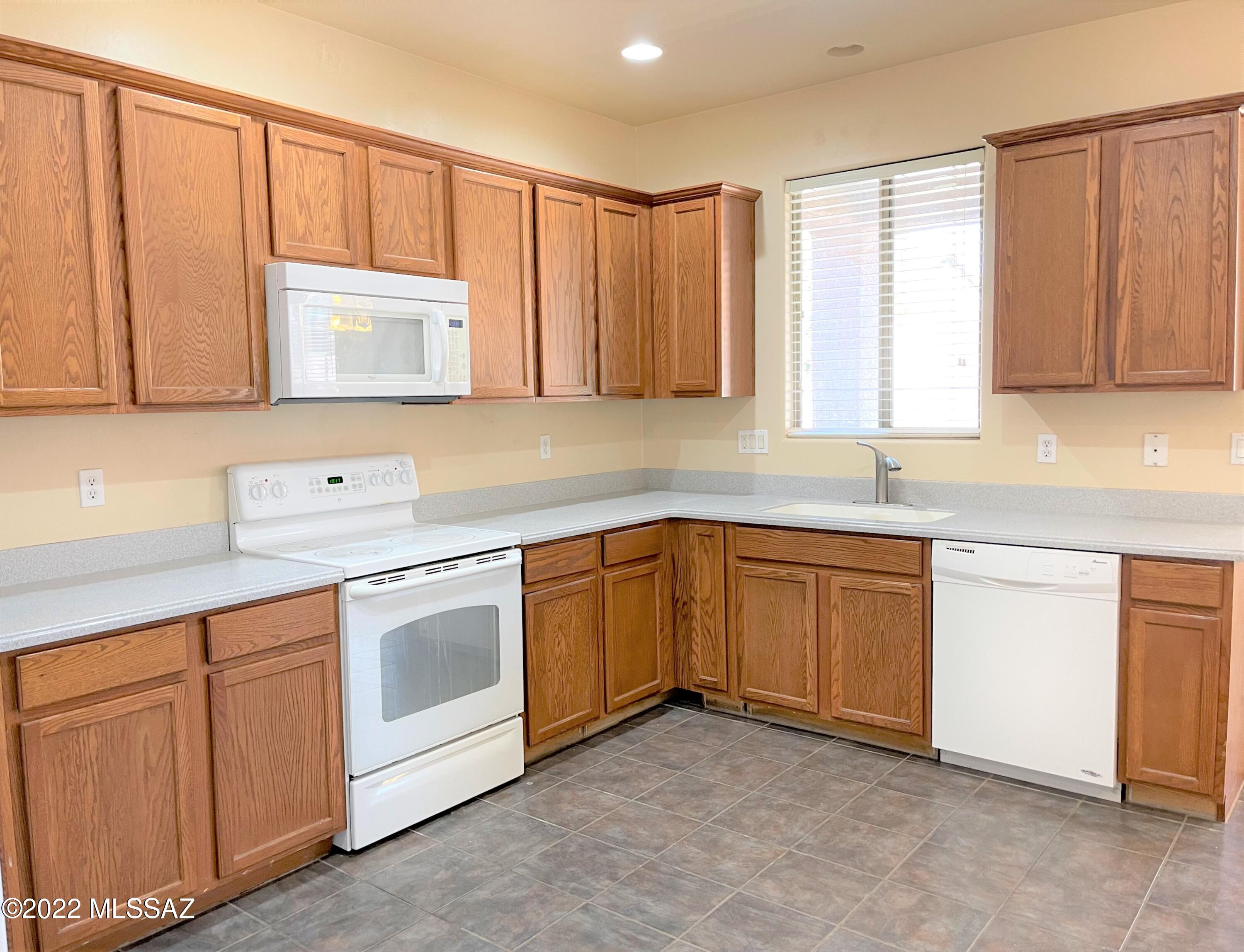 Cortaro Crossing Blks I-II (1-119) - Residential Lease