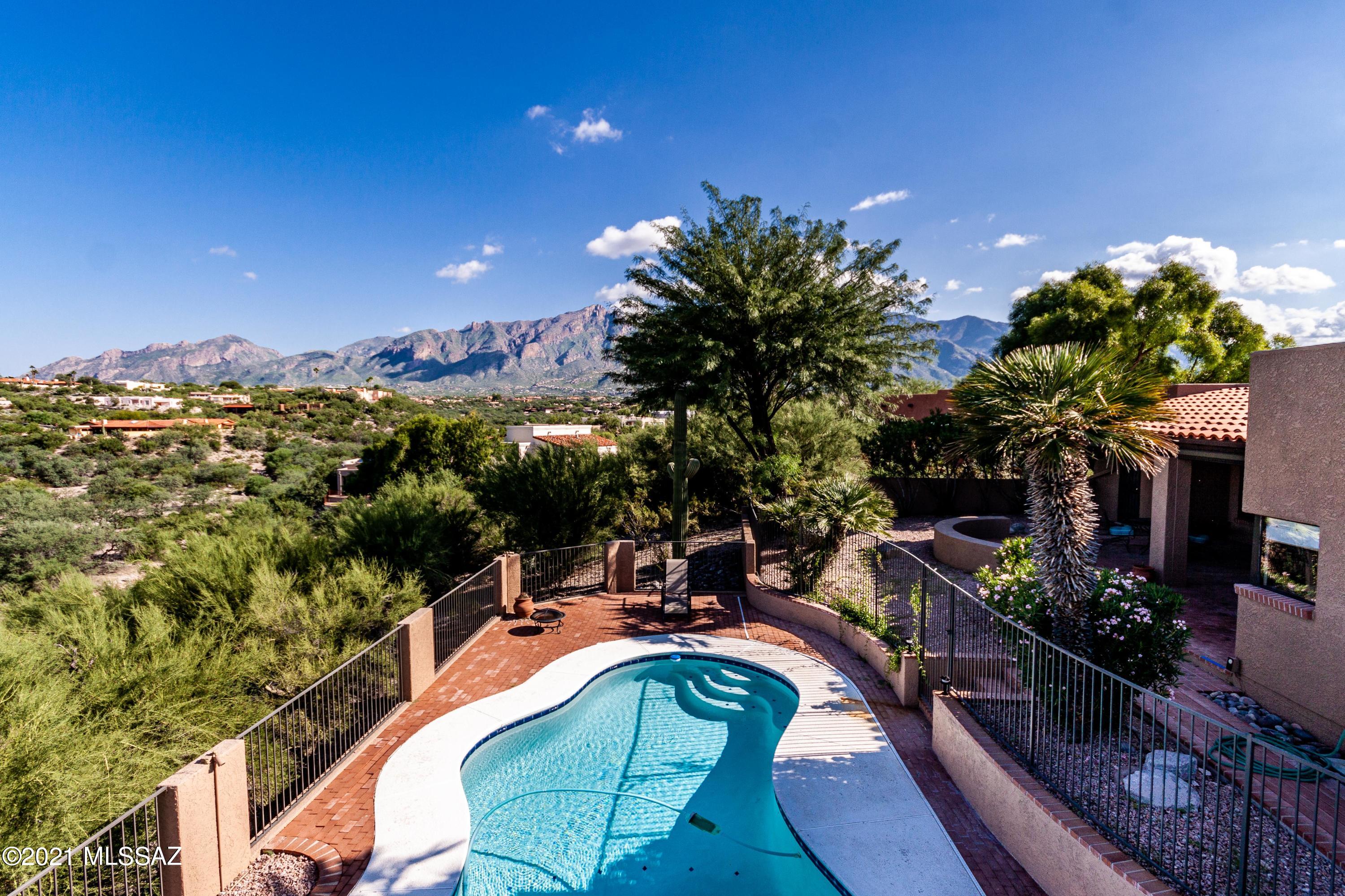 Las Alturas (1-167) - Residential