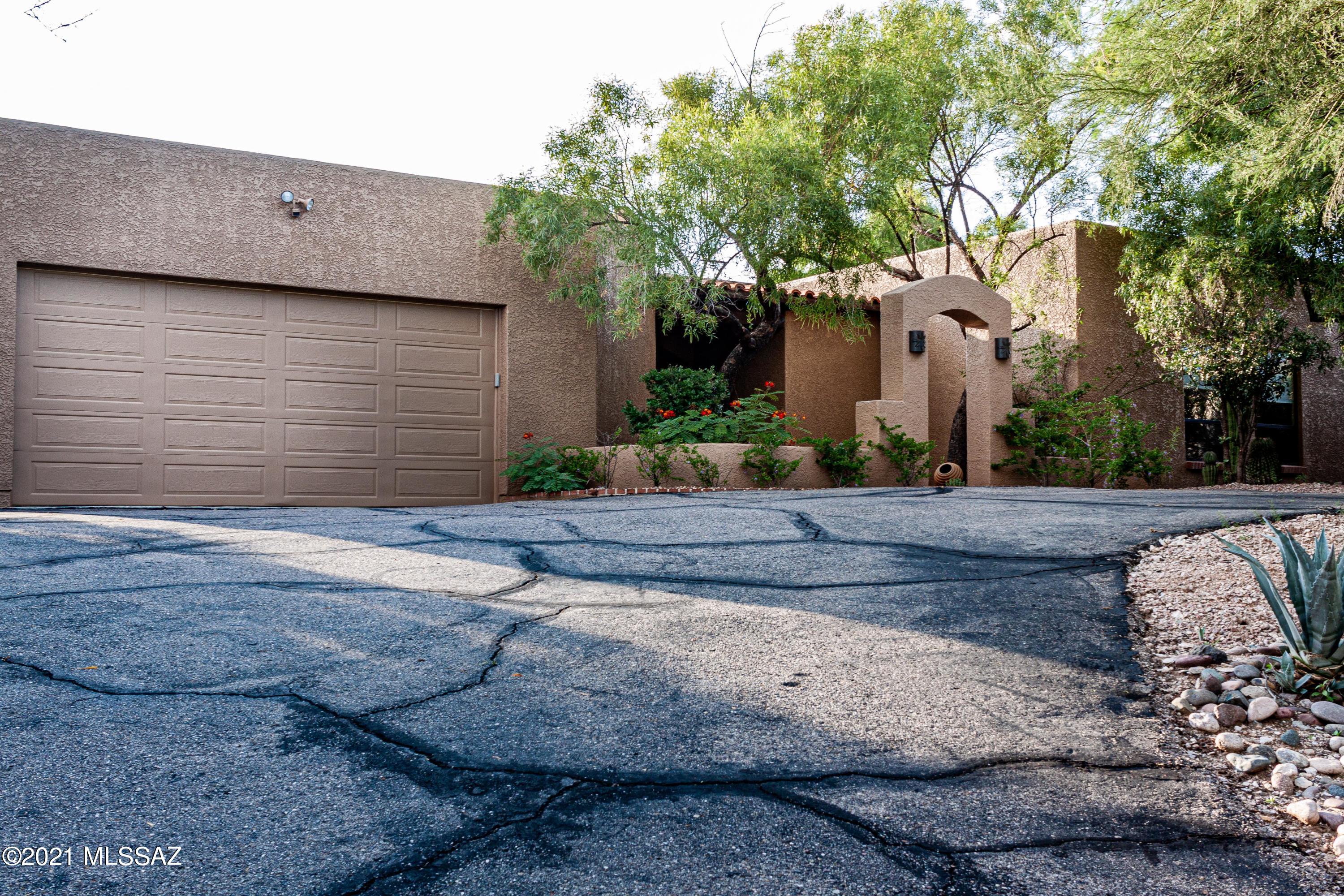 Las Alturas (1-167) - Residential