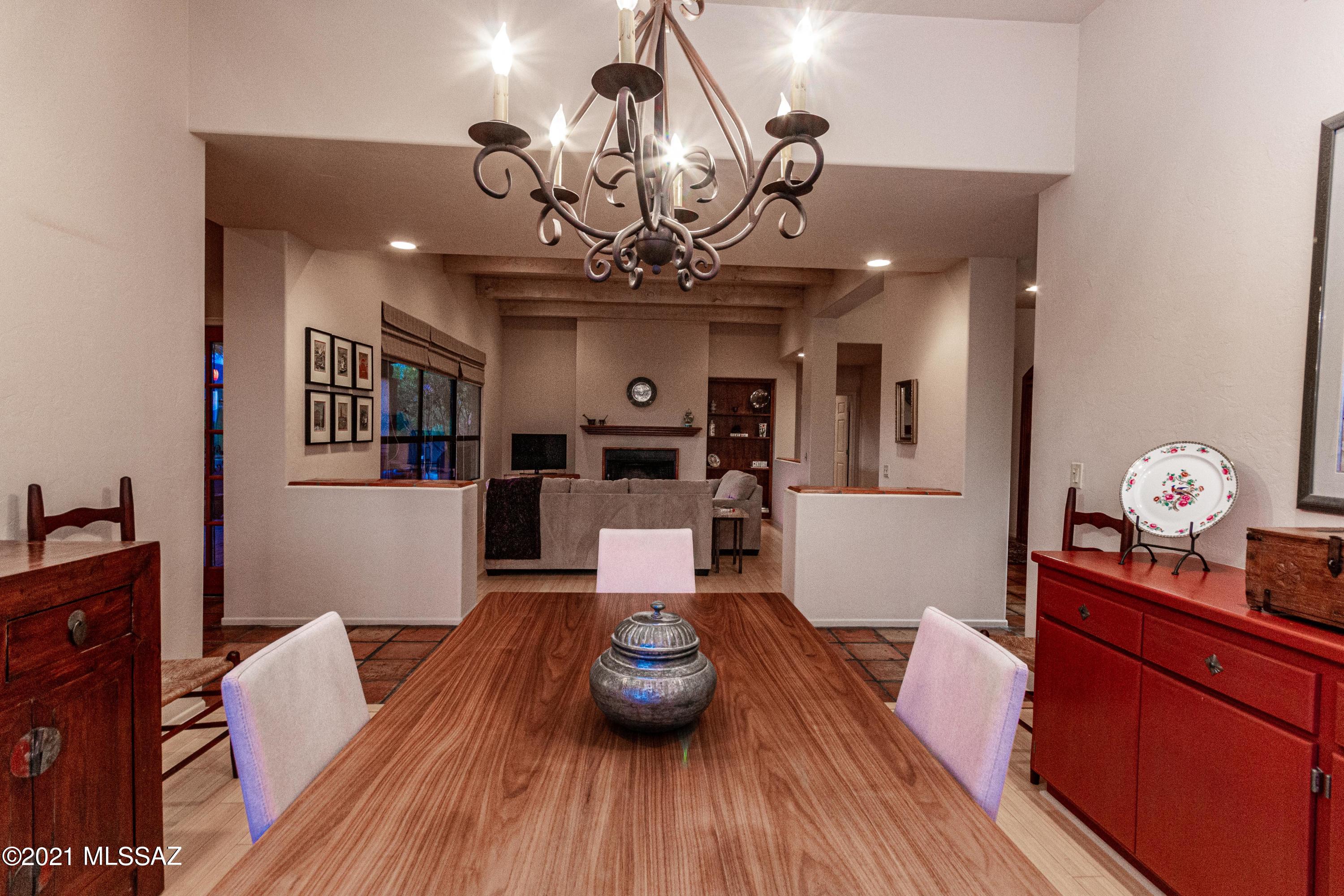 Las Alturas (1-167) - Residential