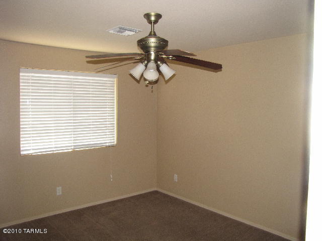 Mountain View Condos. (1-76) - Residential Lease