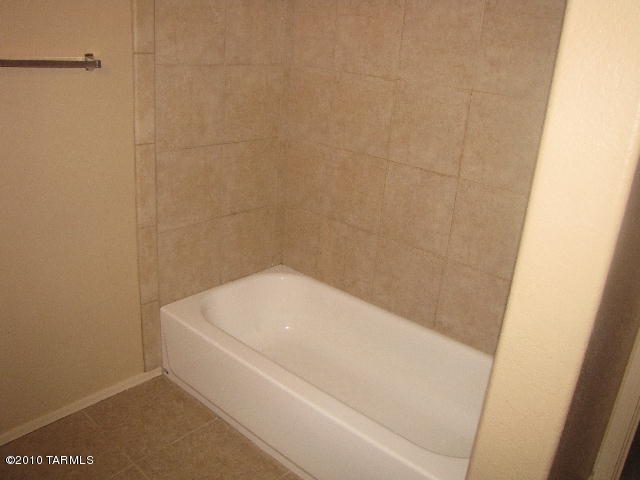 Mountain View Condos. (1-76) - Residential Lease
