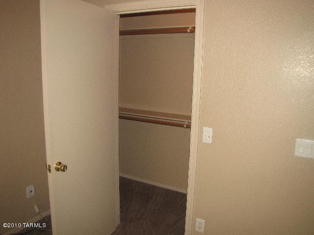 Mountain View Condos. (1-76) - Residential Lease