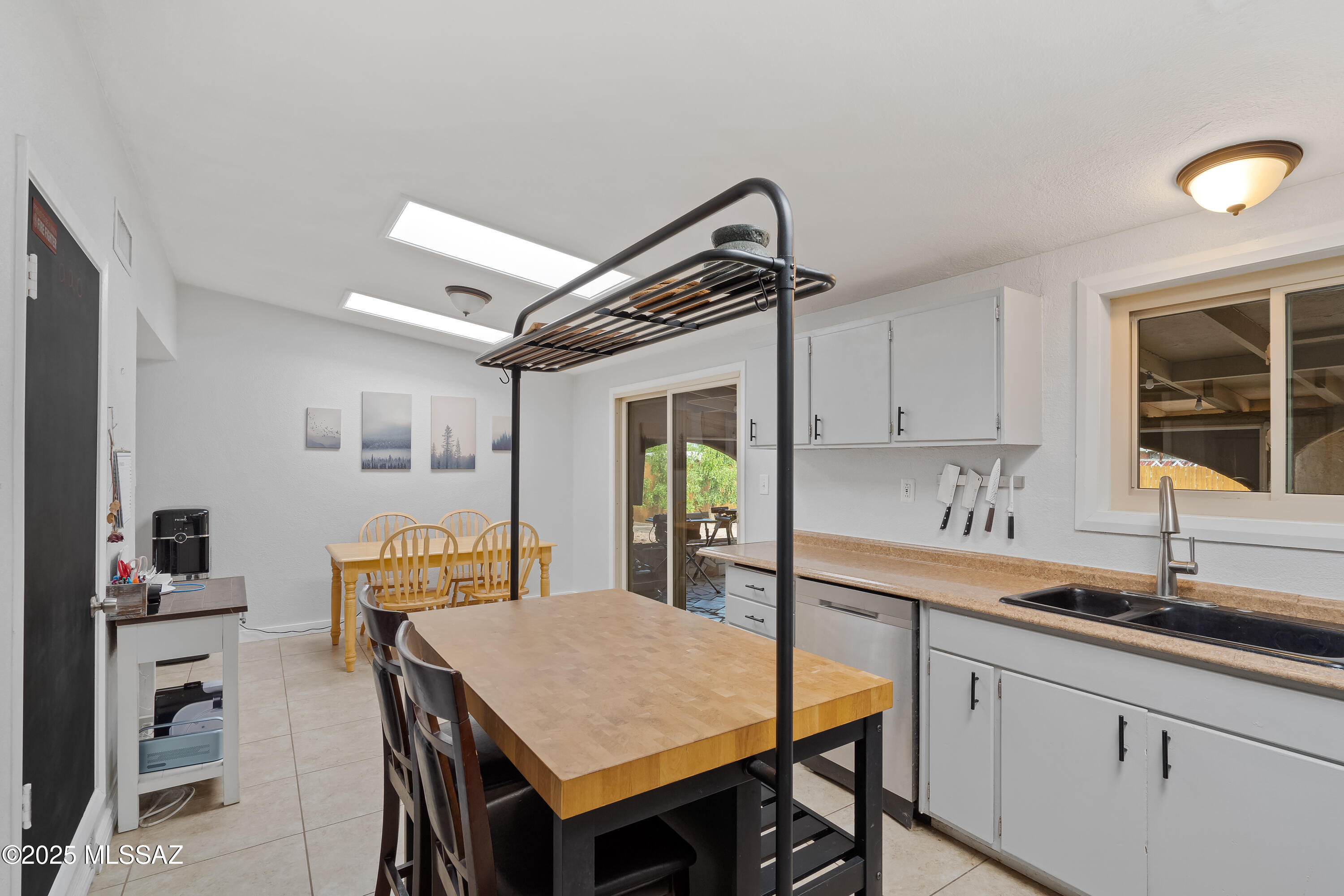 1124 W Edgewater Drive