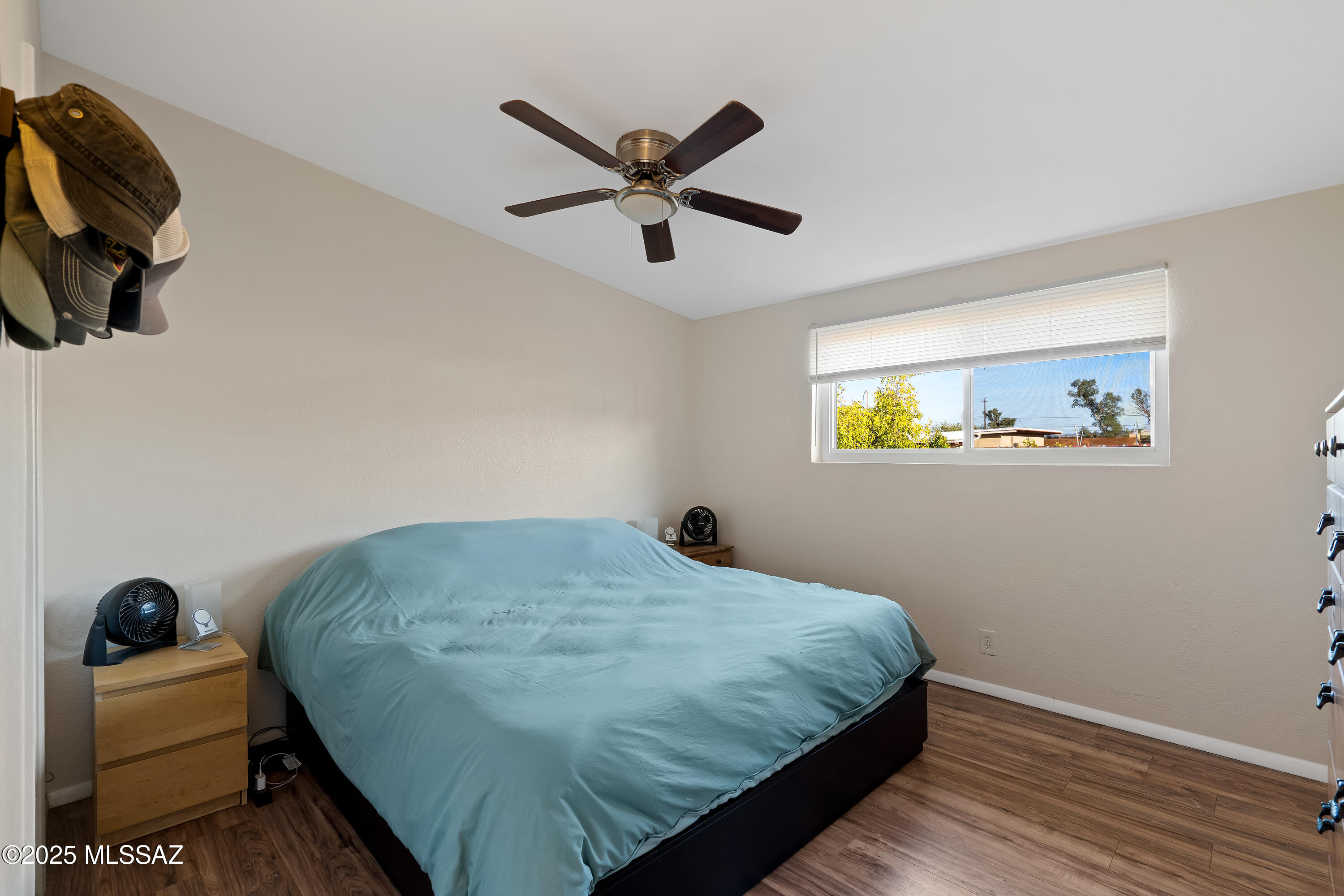 1124 W Edgewater Drive