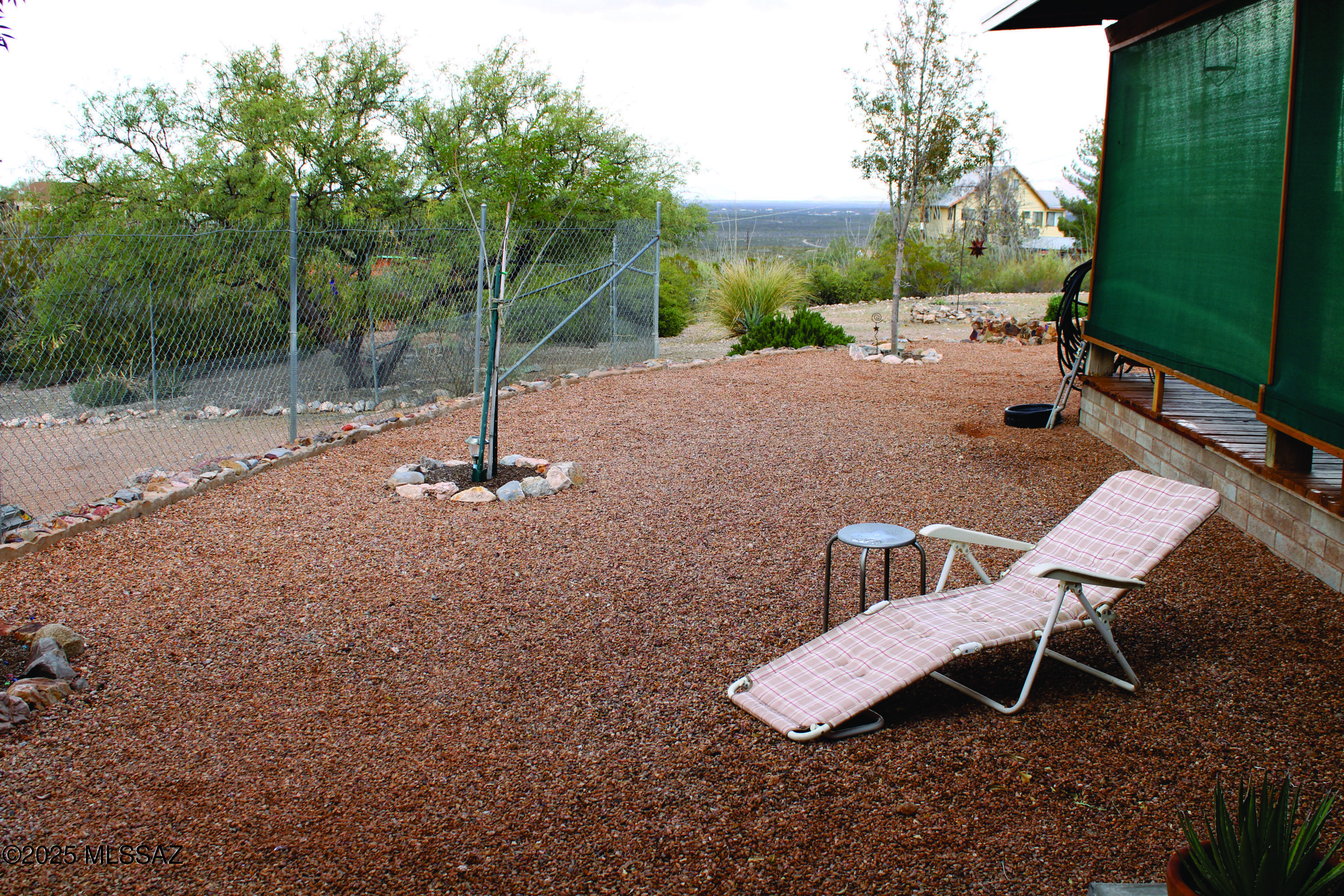 1146 E Safford Street