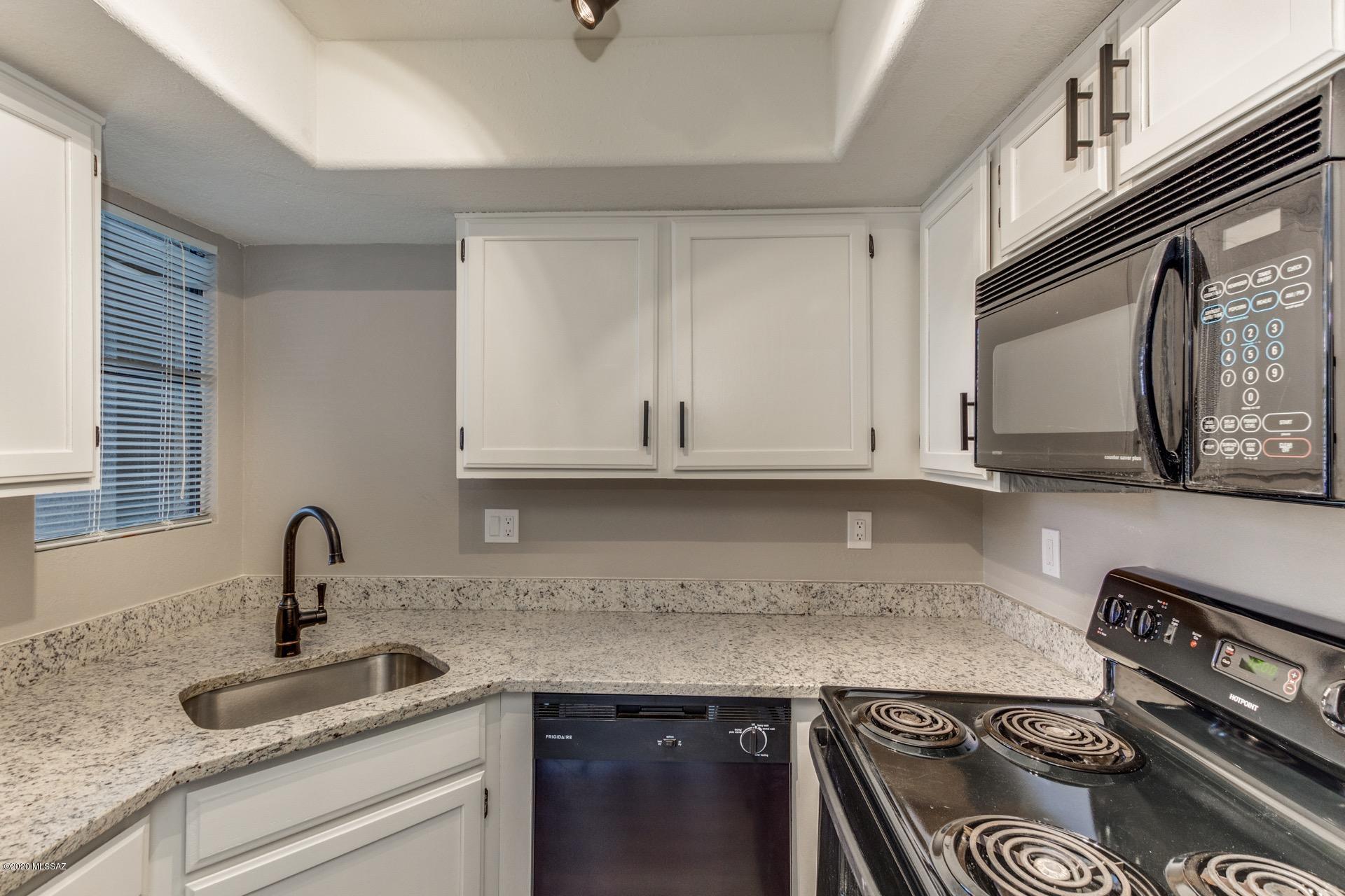Greens at Ventana Canyon - Residential