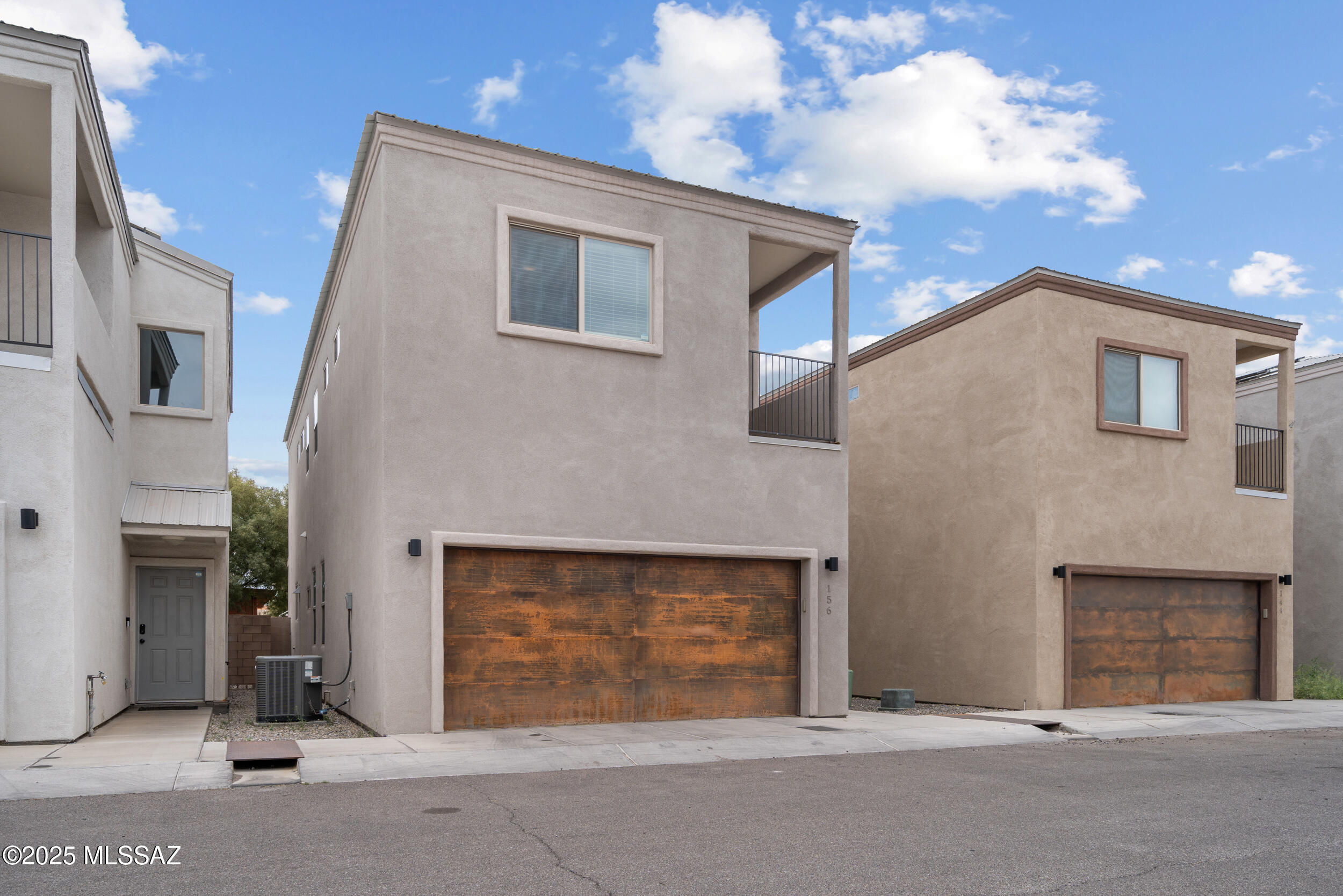 156 E Stone Court