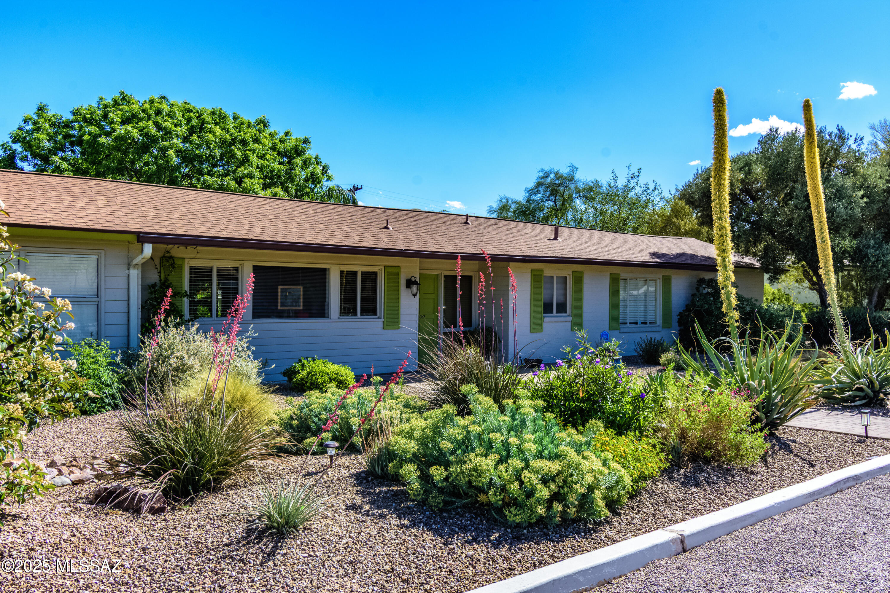4052 E Calle De Jardin