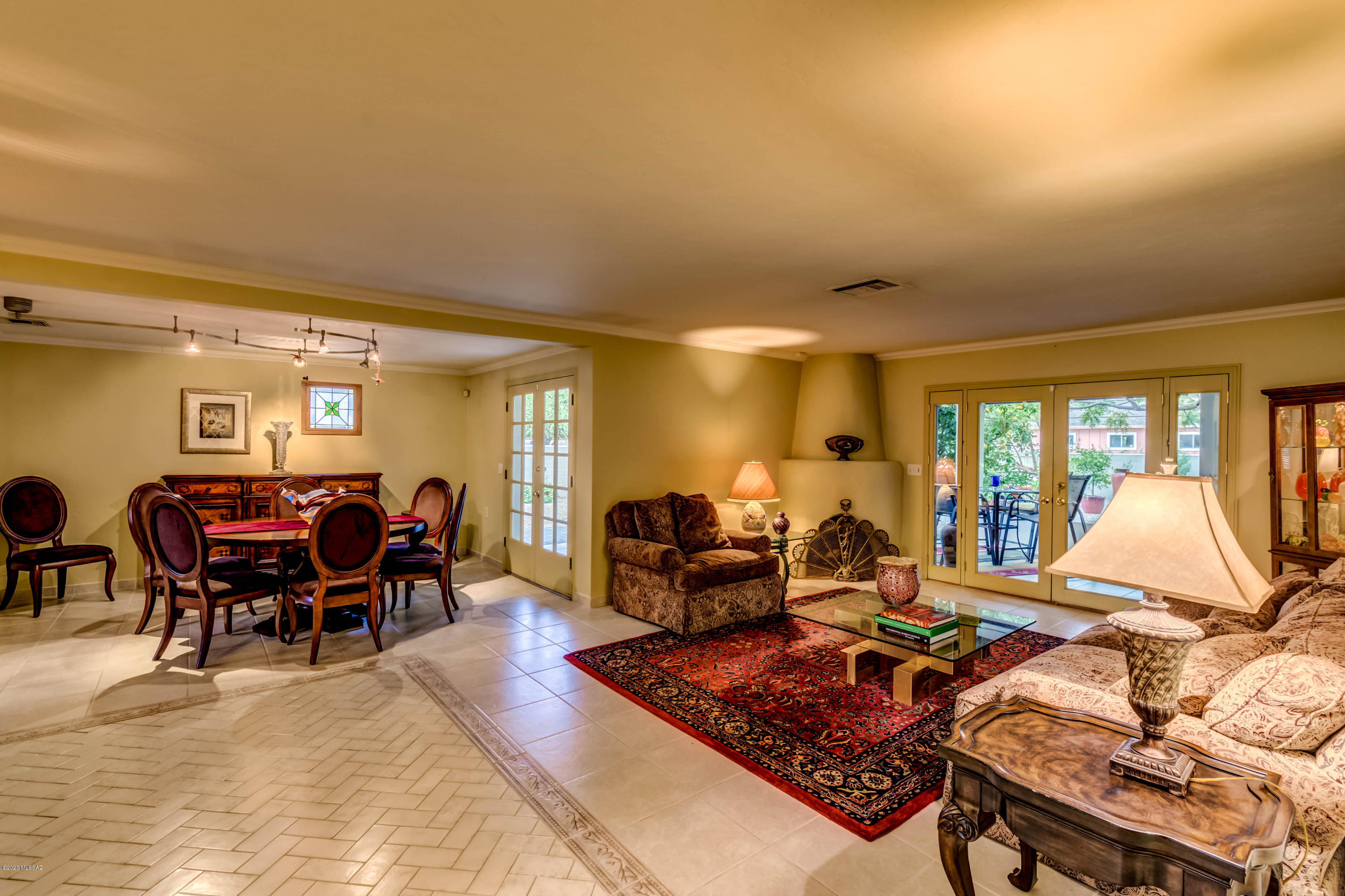 4052 E Calle De Jardin