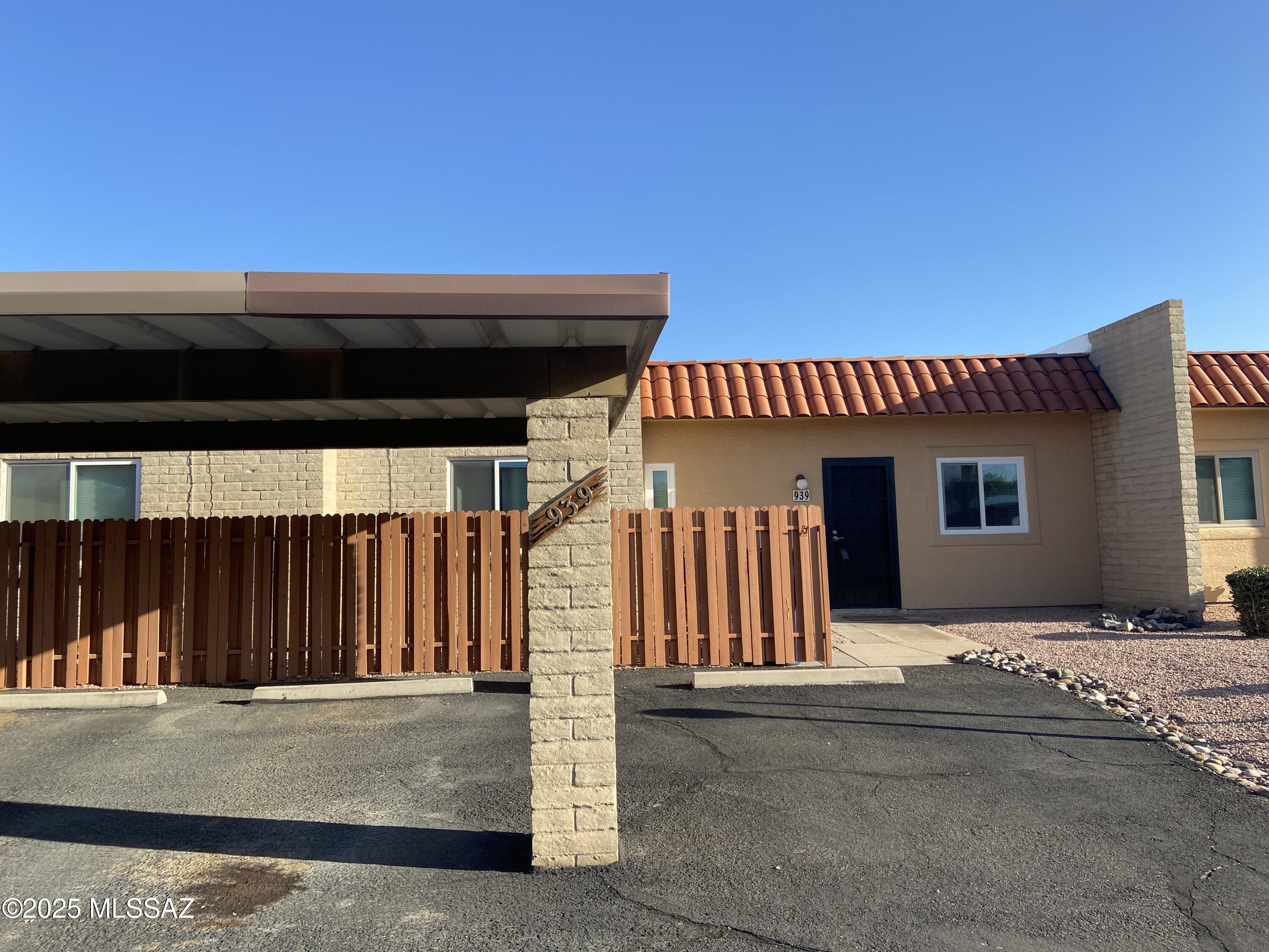 939 S Pantano Parkway
