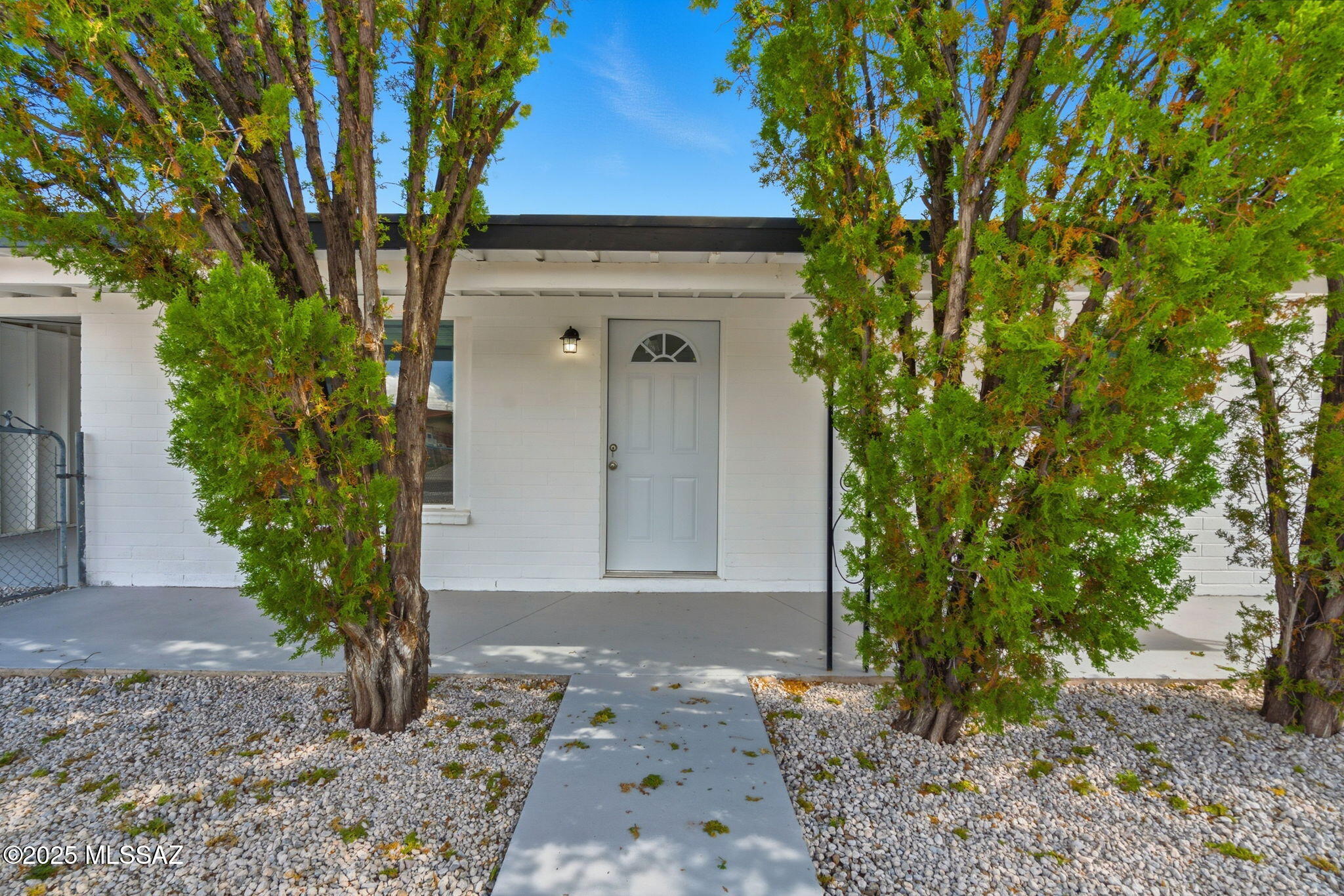 1964 W Mistletoe Circle