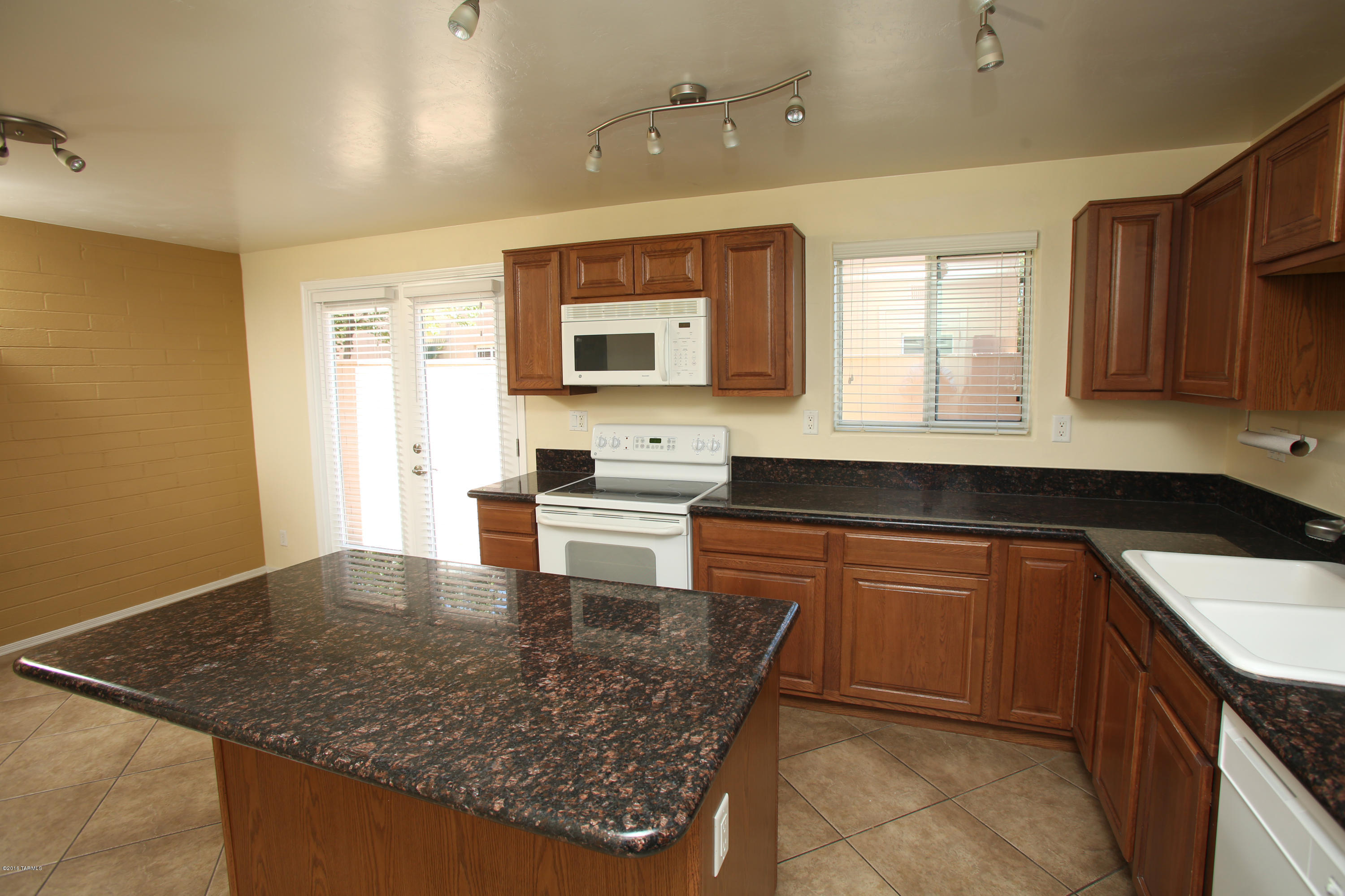 Villa Venice Condos - Residential