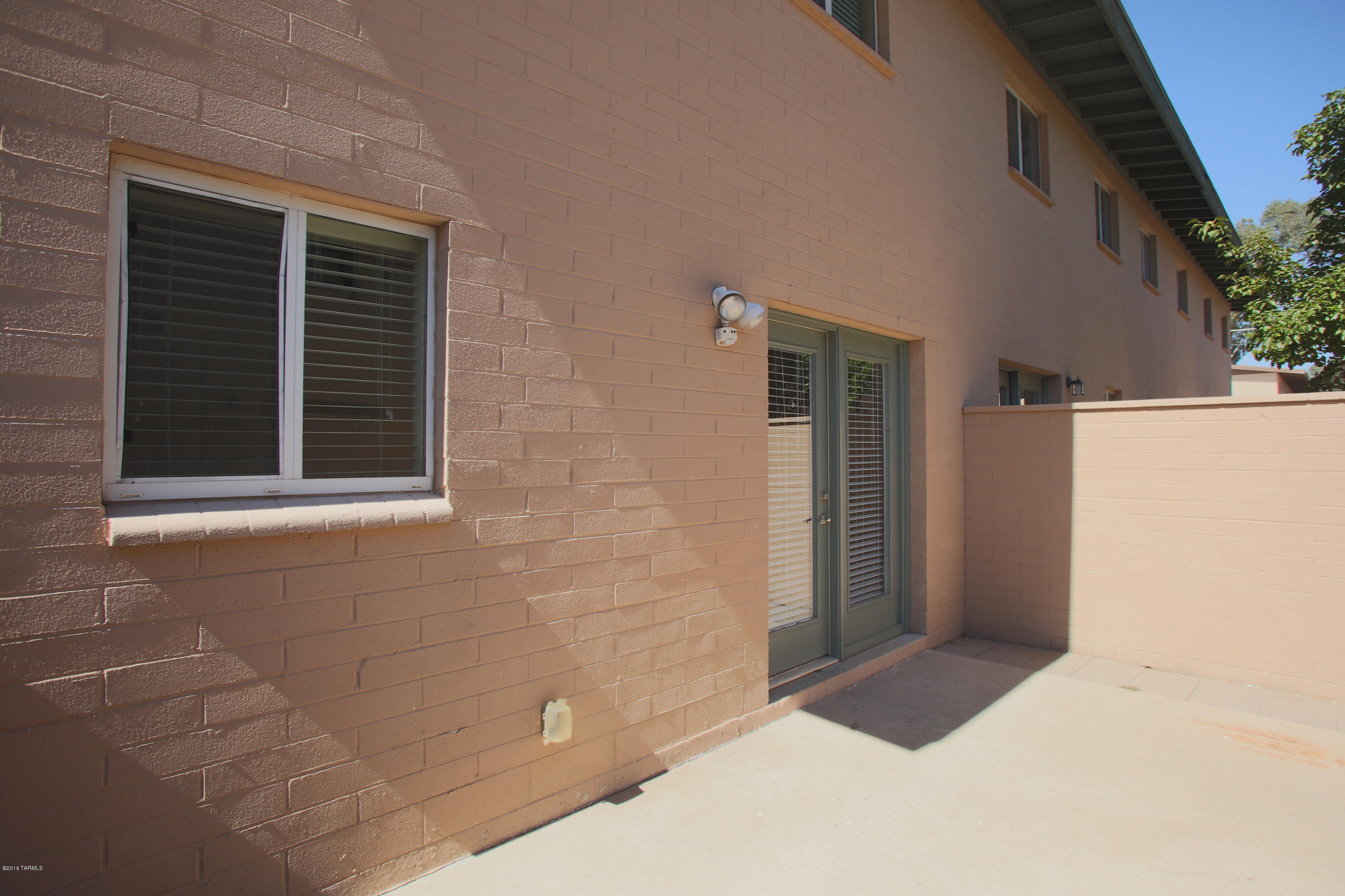 Villa Venice Condos - Residential